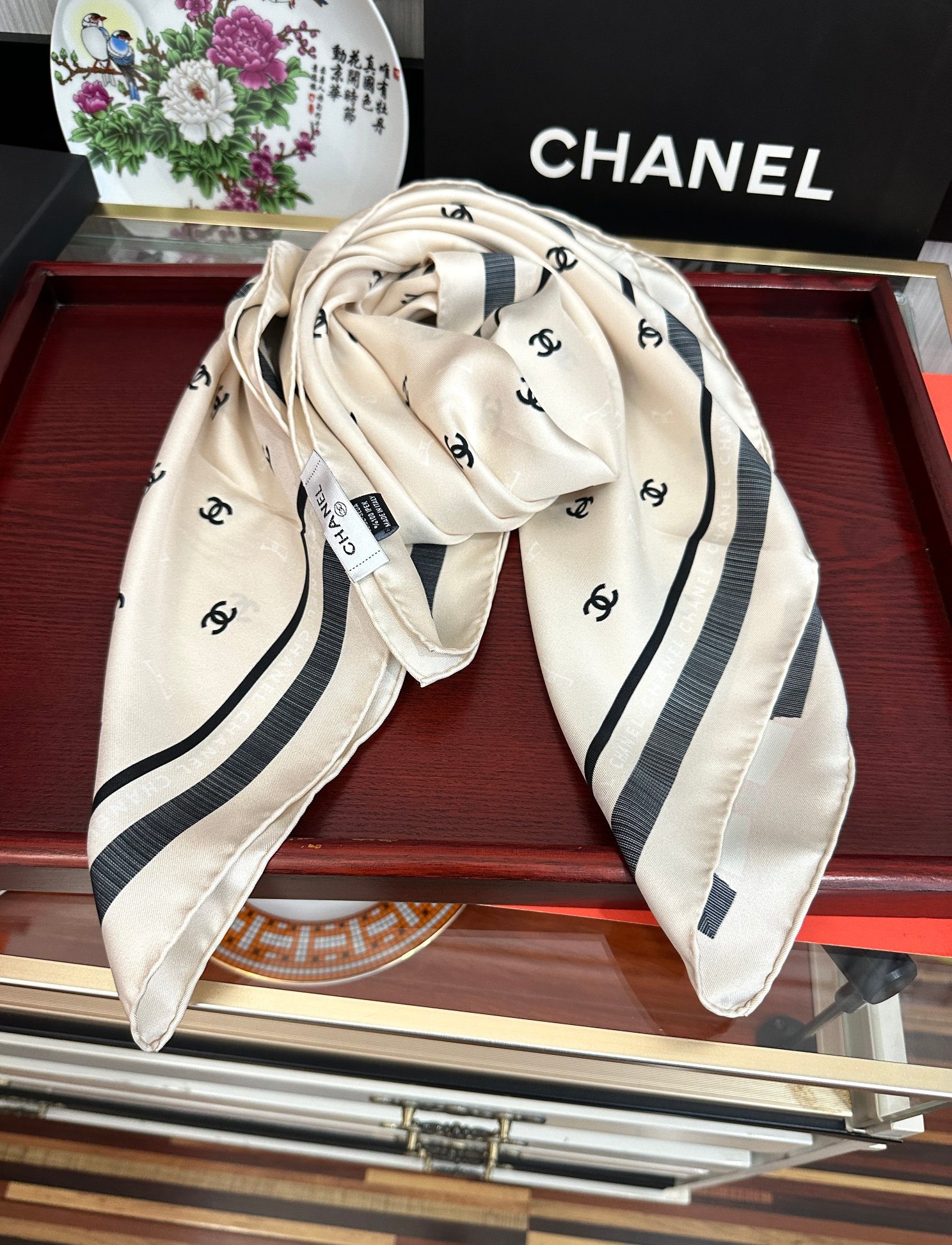 🆕 新款[發]CHANEL 官网同步【双面同色蝴蝶结🎀】18姆米 2026新品方巾必须征服它今年丝巾的戴法[色]一下子特