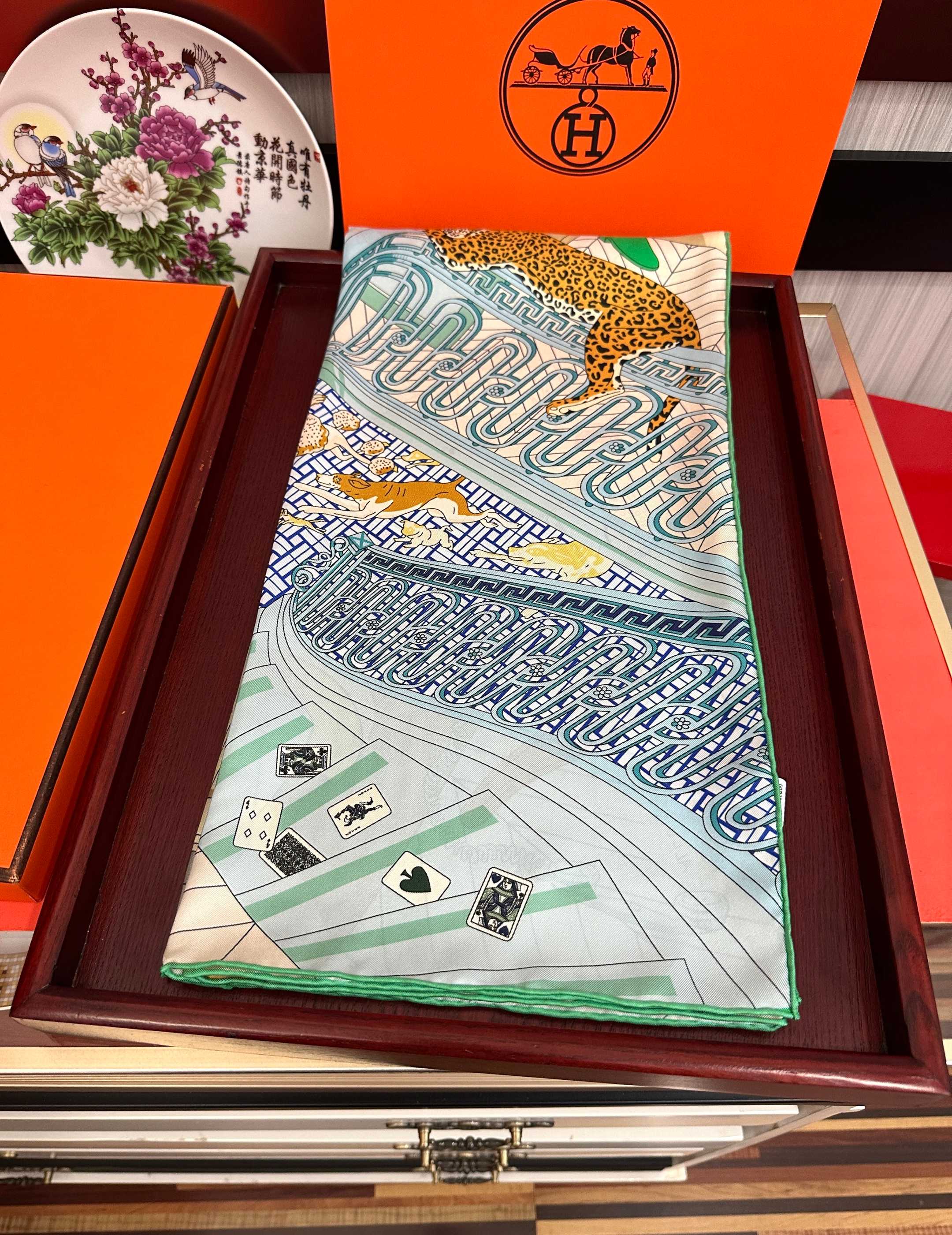 🆕 🔥高品质2026HERMES 【24号之谜】[太阳]精致卷边[嘴唇]太美了品质感很显好[得意]好搭到上瘾的丝巾[色]