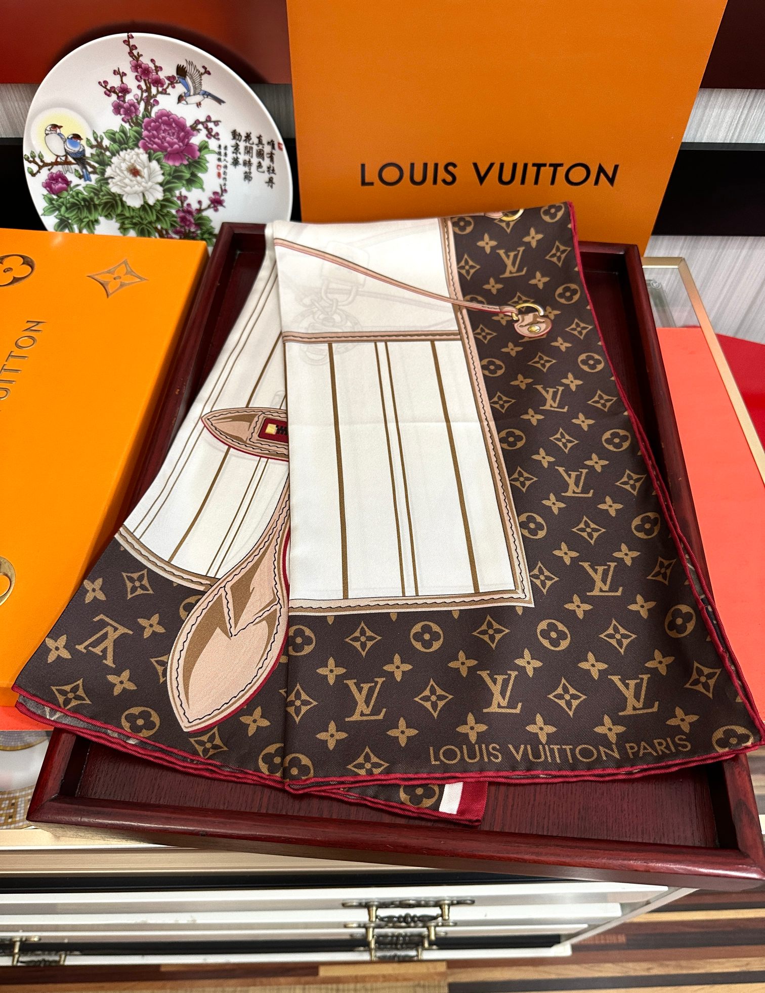 🆕 高版本LV🌟专柜同步最新款，买了都说好👍下手一定要快【高端 大爱❤️女人尤物 】货极少 四季都可以用‼️真心美的让人
