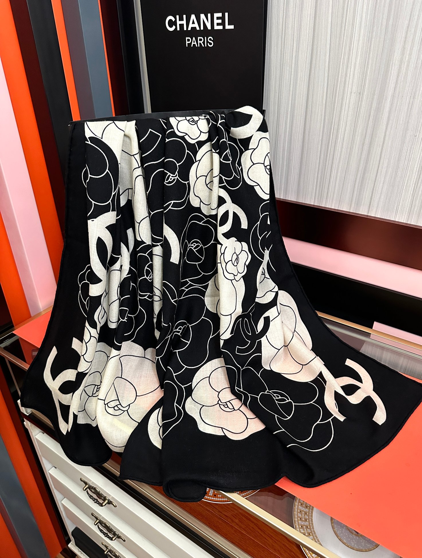 🆕 上新❤️2026 香奈儿 太美了 【双面同色】[發]经典茶花帽子🎩设计优雅风[礼物]~气质到骨子里[色]香奶奶新一季
