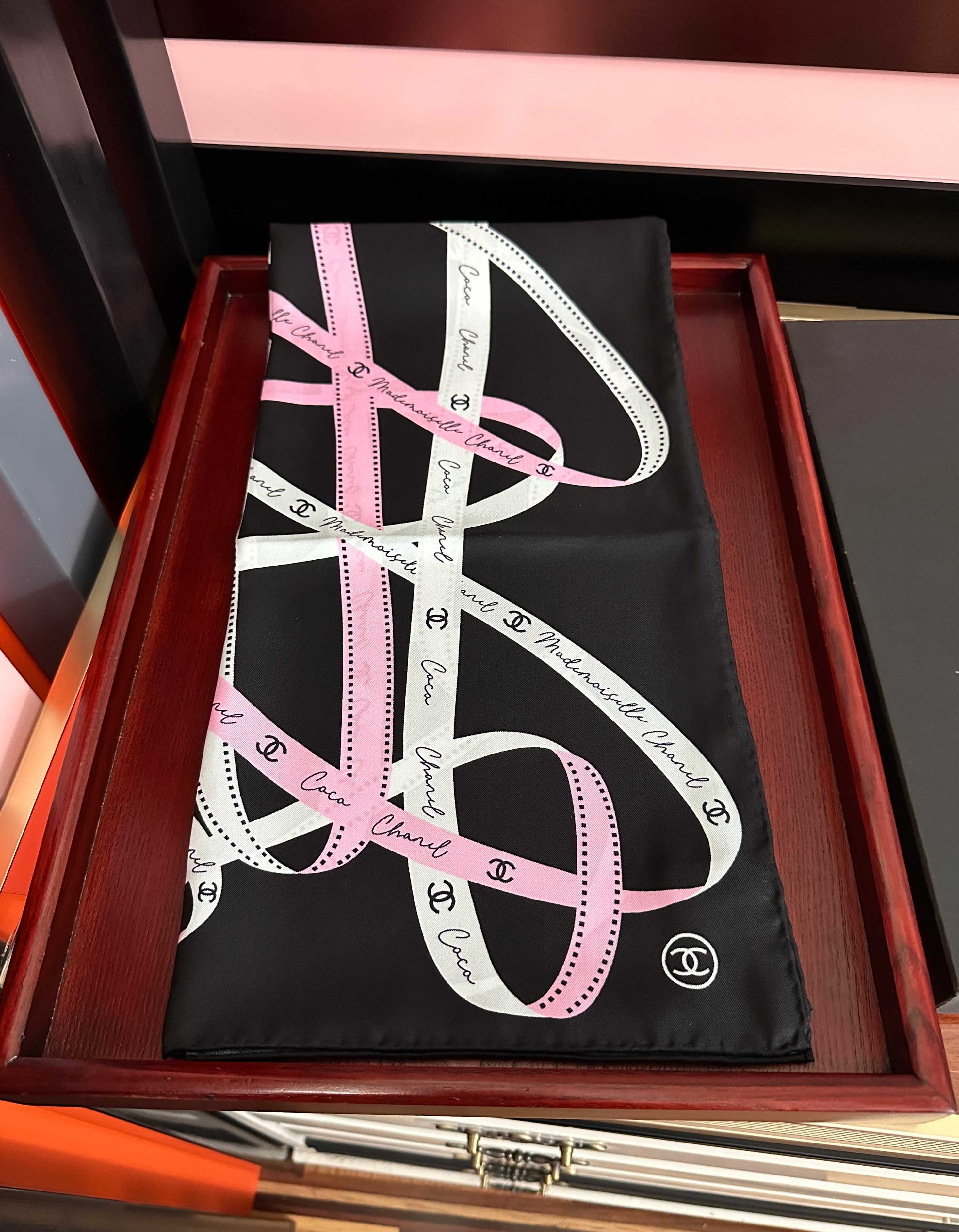 🔥2081高品质 香奈儿精致款边 永远都是那么经典[發]『▪️落入安稳，经典宇宙情人』香粉欢喜时刻[嘴唇]专柜年年在售[