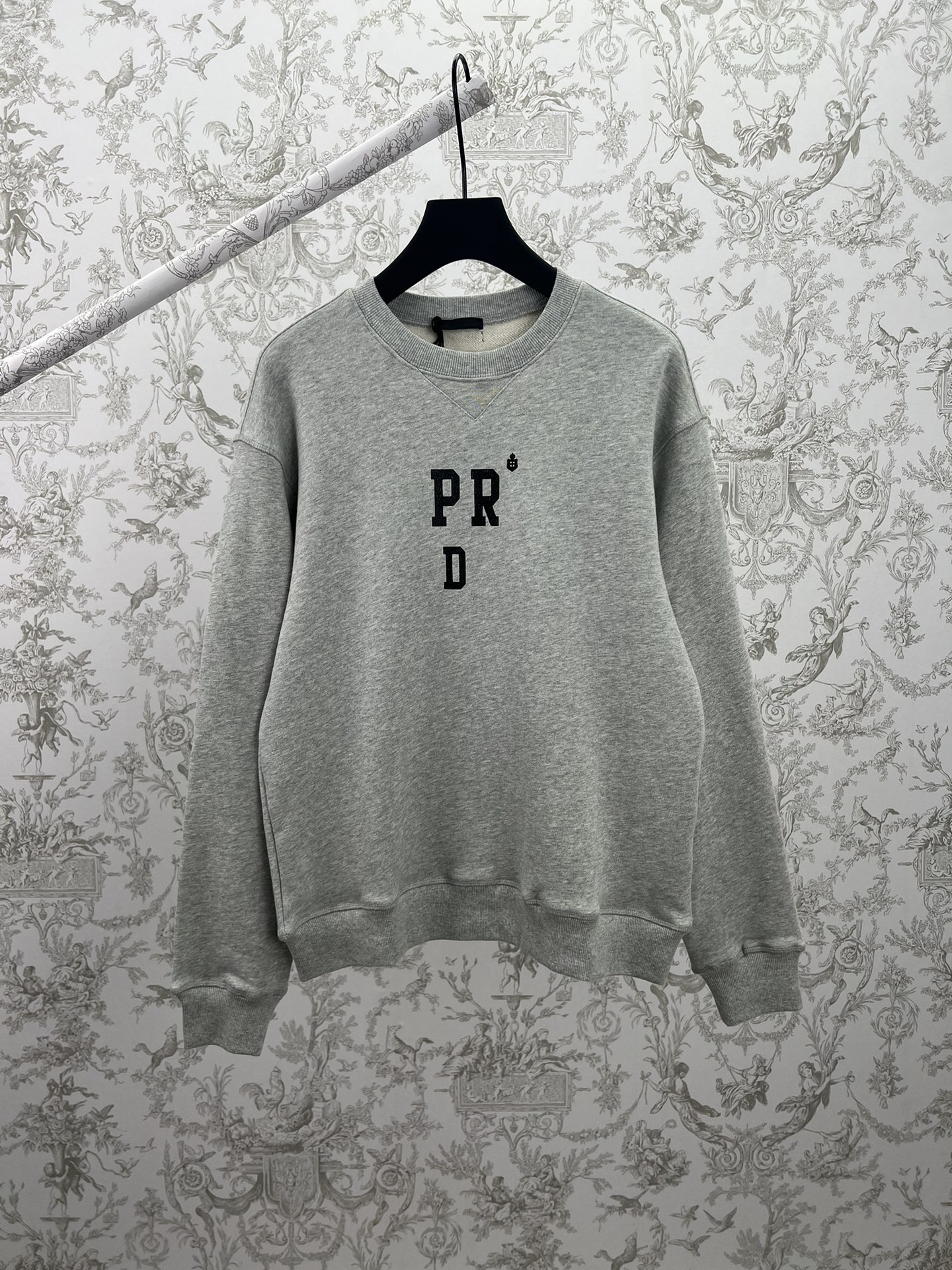Prada 25ss nueva letra de abreviatura del logo triangular Sudadera con cuello redondo de algodón con estampado tridimen…
