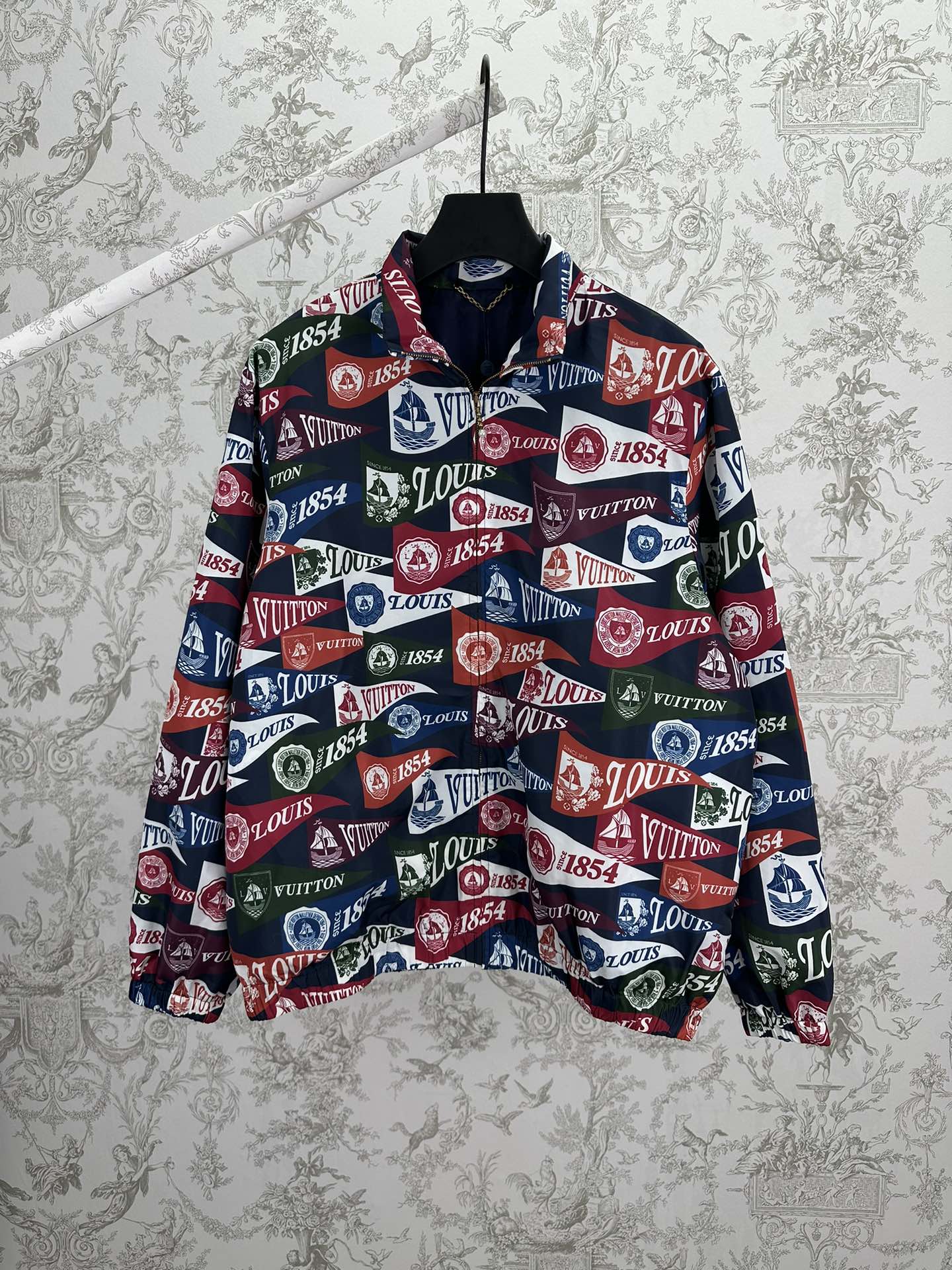 P245 ￼ Lujia 25ss nueva chaqueta de cuello alto con estampado completo a prueba de viento y manga larga para hombre núm…