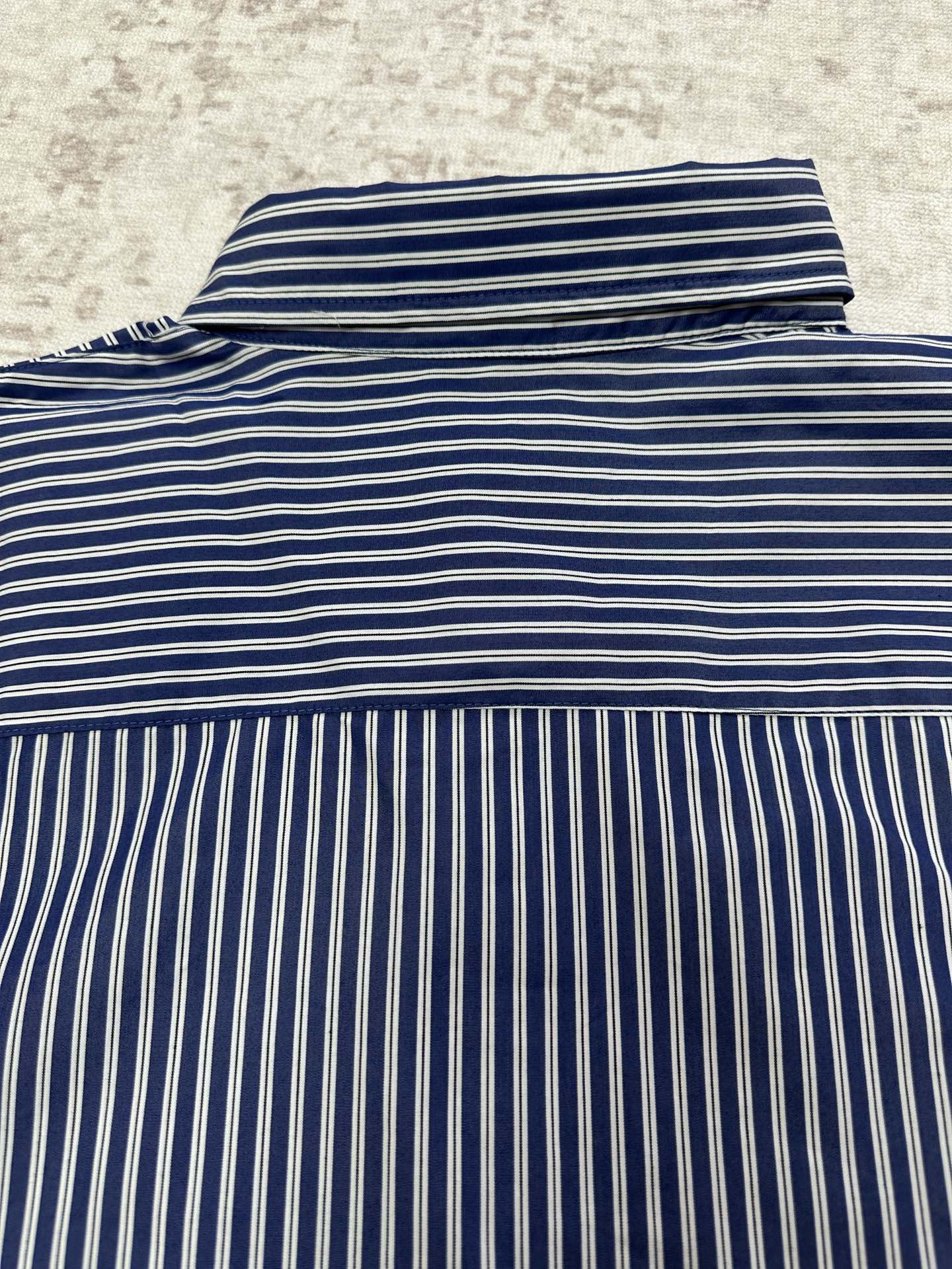 Balenciaga 巴黎世家 26SS春夏新款长袖翻领衬衣