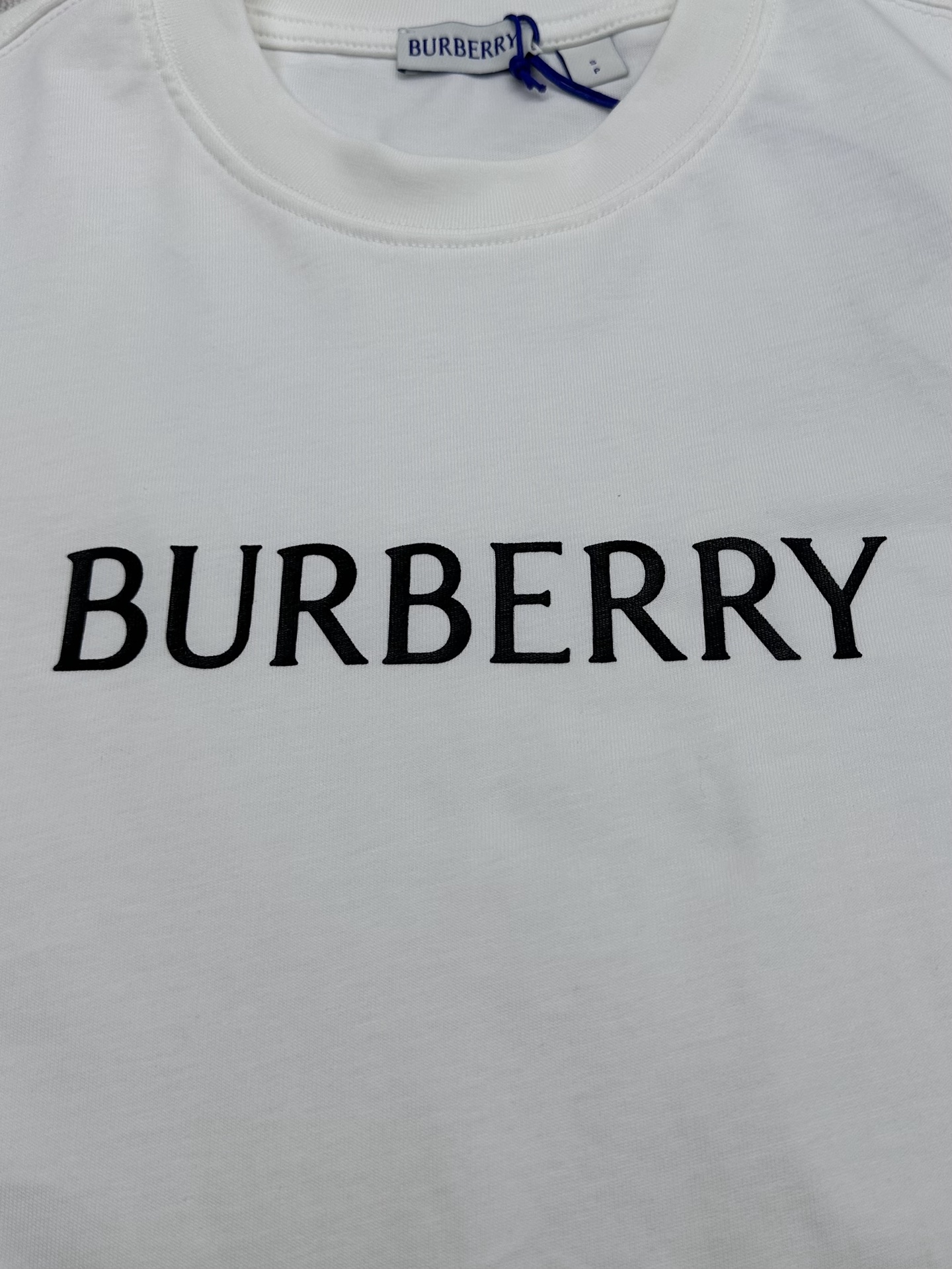 Burberry 巴宝莉 26新款T 恤衫 选用轻盈平织棉面料打造