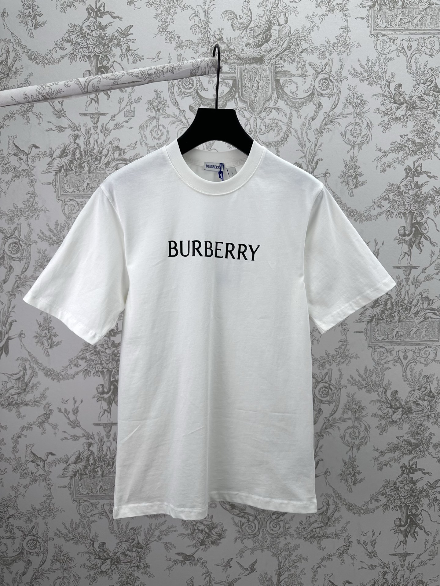 Burberry 巴宝莉 26新款T 恤衫 选用轻盈平织棉面料打造
