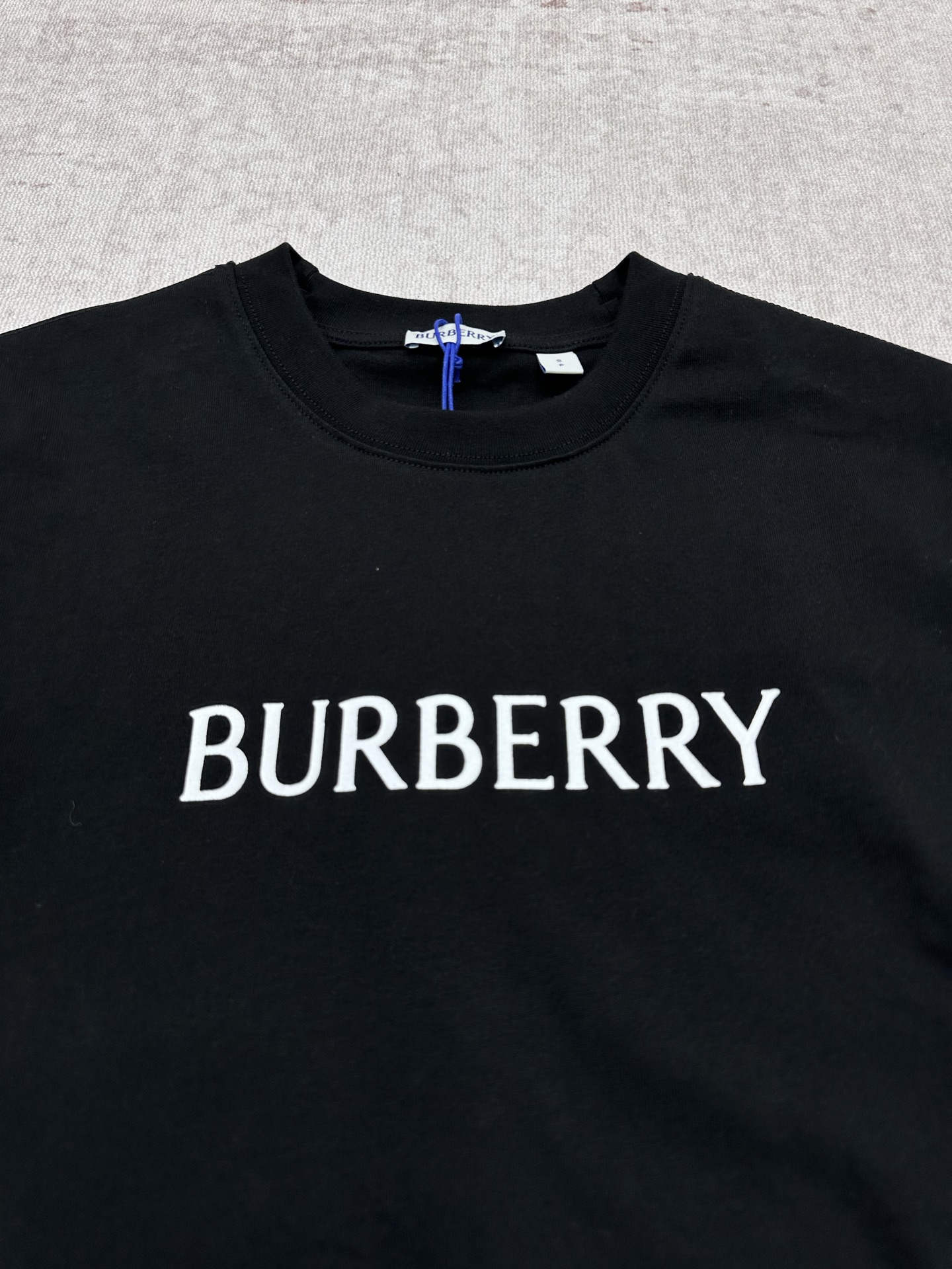 Burberry 巴宝莉 26新款T 恤衫 选用轻盈平织棉面料打造