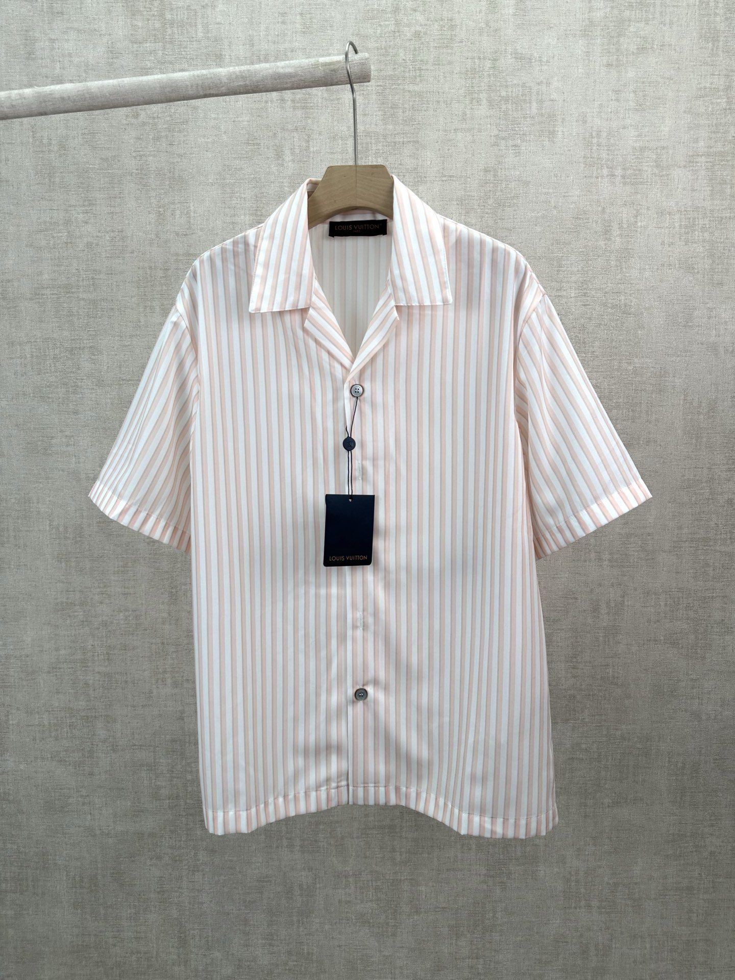 P175 驴家 26ss 新款条纹方领衬衫T恤短袖，男女同款，高版本。 码数：S. M. L. XL.