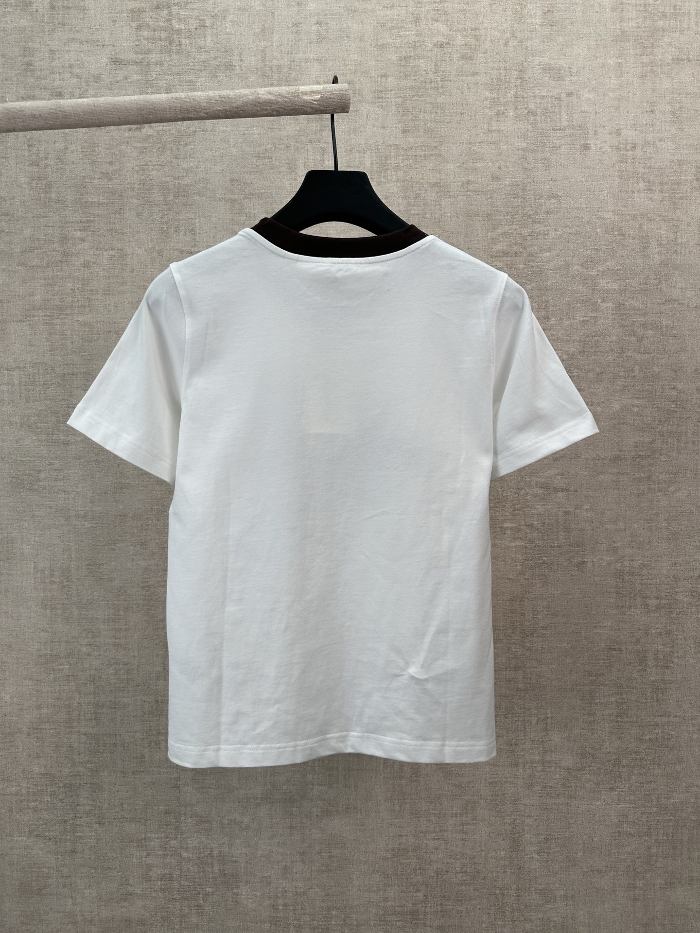 Burberry 巴宝莉 26ss 新款T恤衫 选用轻盈平织棉面料打造