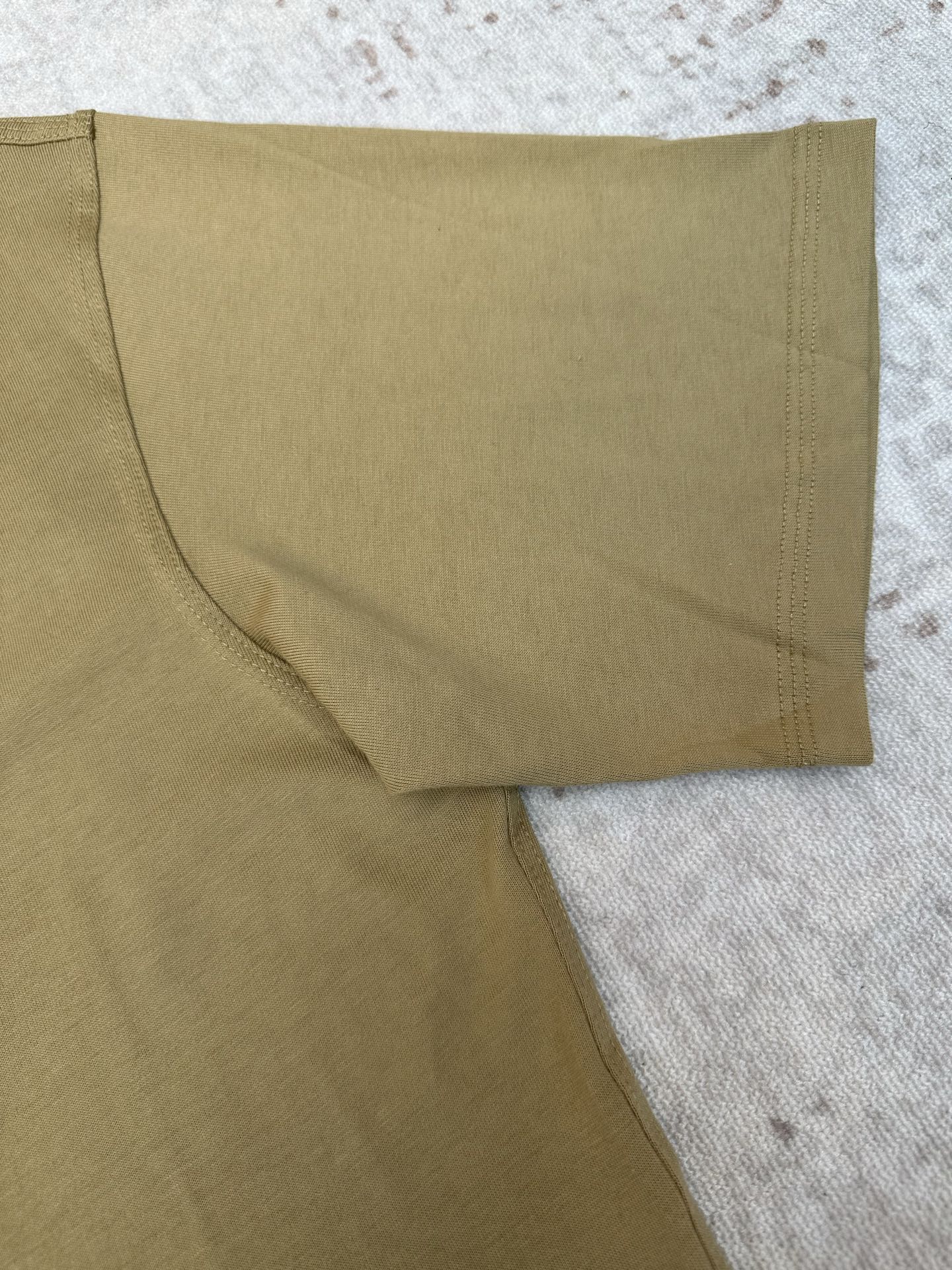 Burberry 巴宝莉 26ss 新款T 恤衫