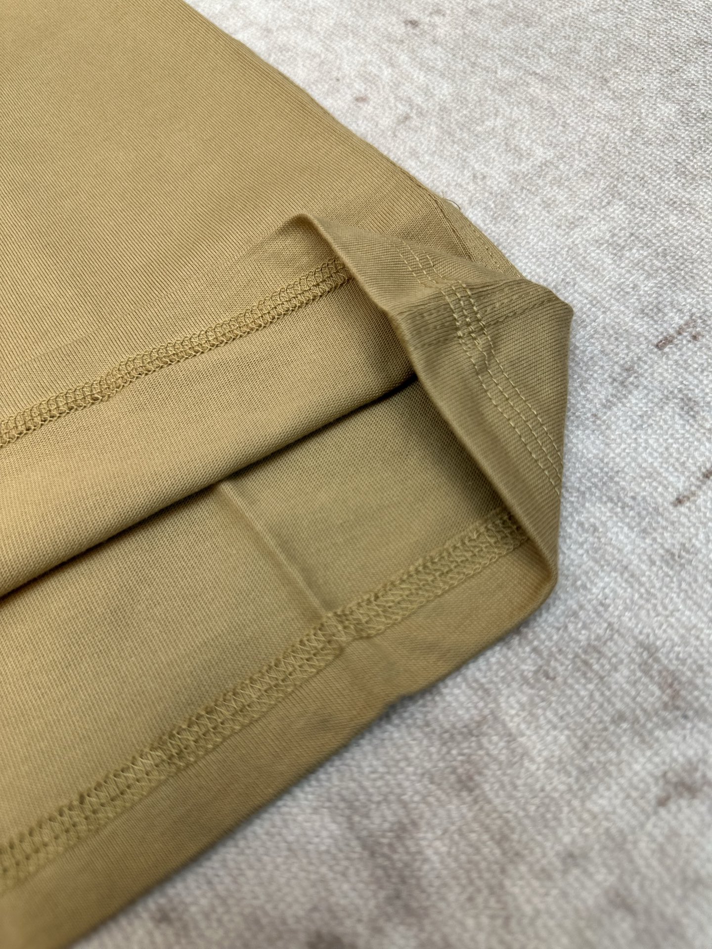Burberry 巴宝莉 26ss 新款T 恤衫