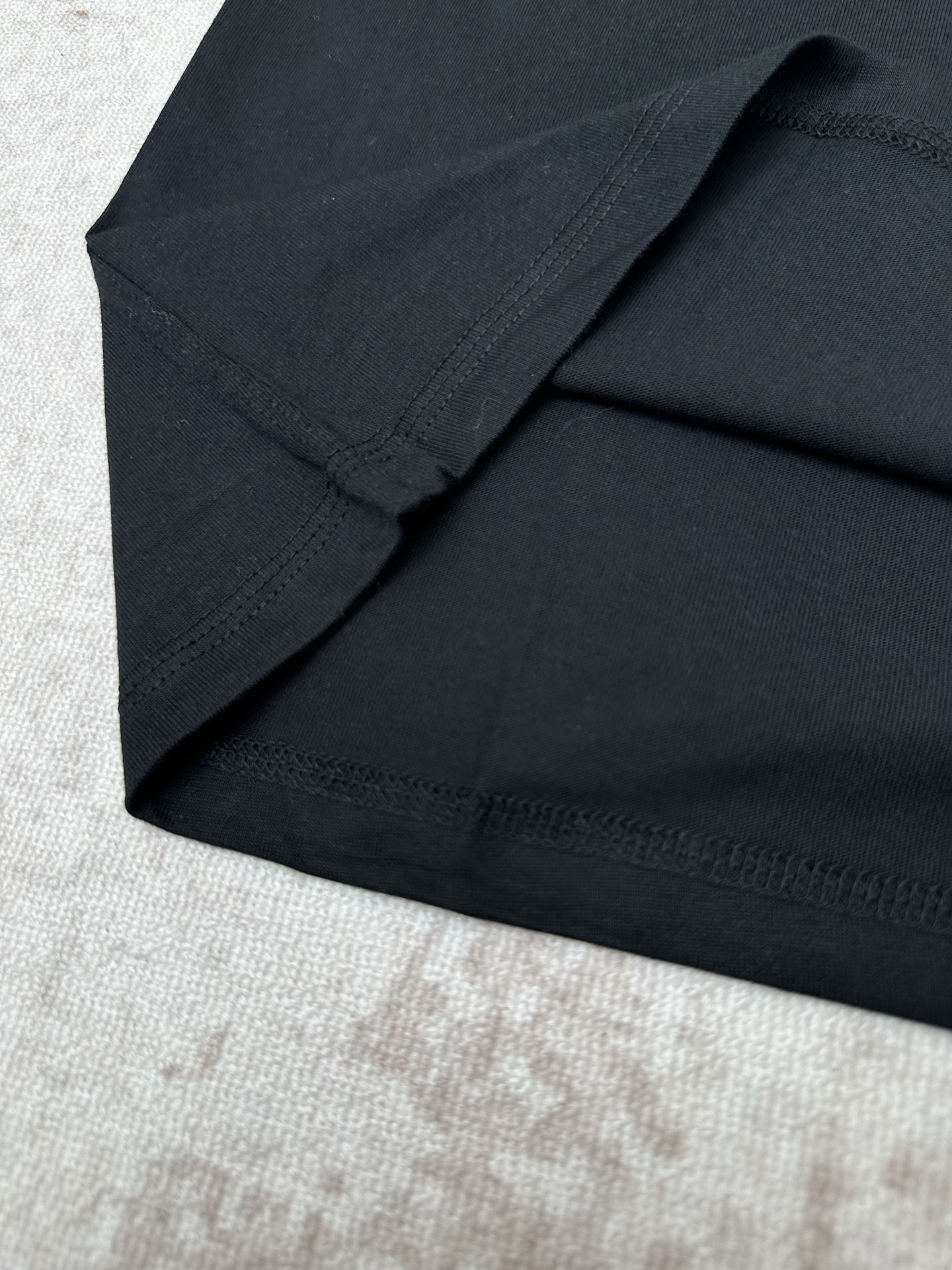 Burberry 巴宝莉 26ss 新款T 恤衫