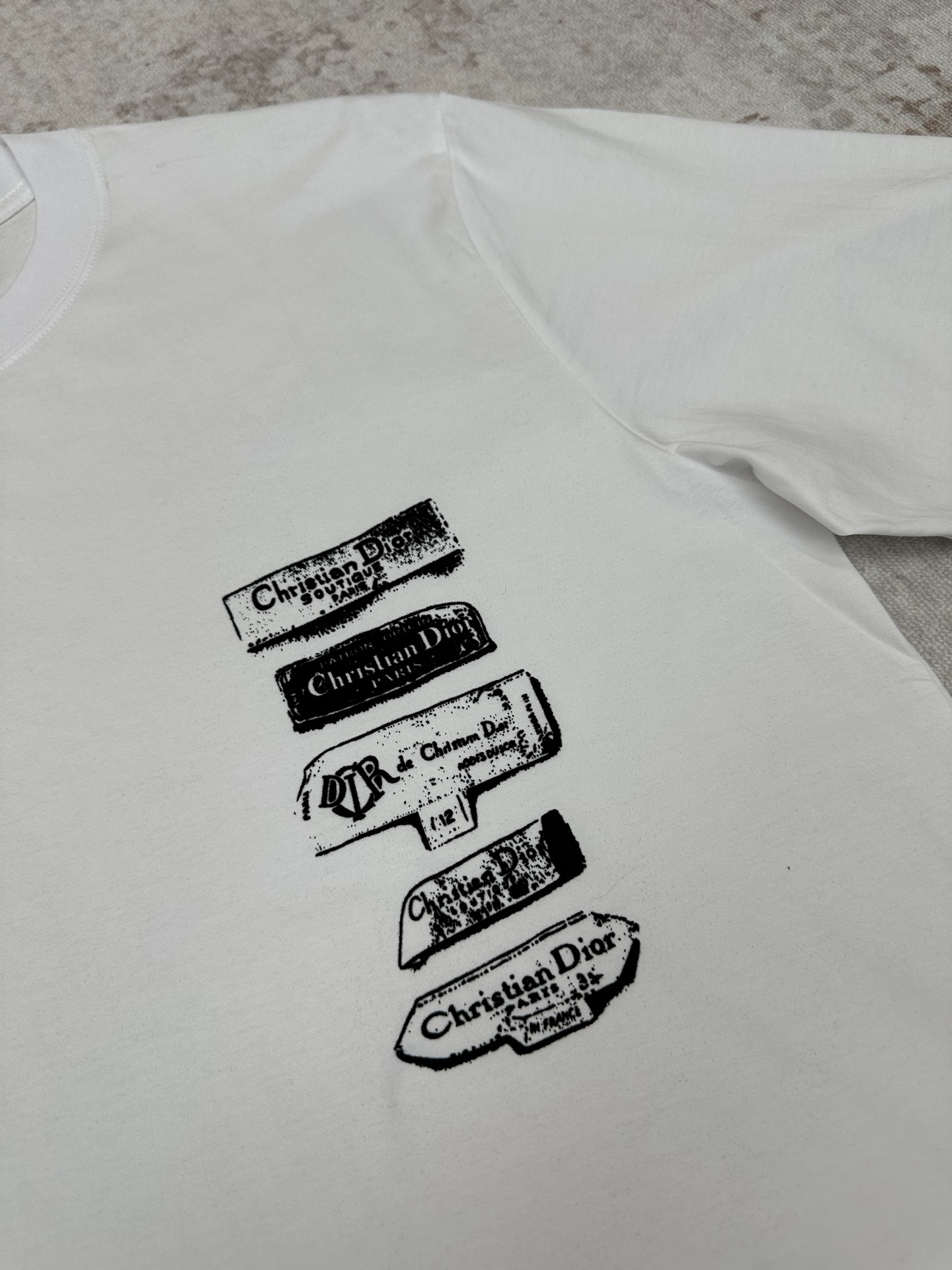 Dior 迪奥 26ss新款 T 恤饰以 Dior Archives Labels 标志