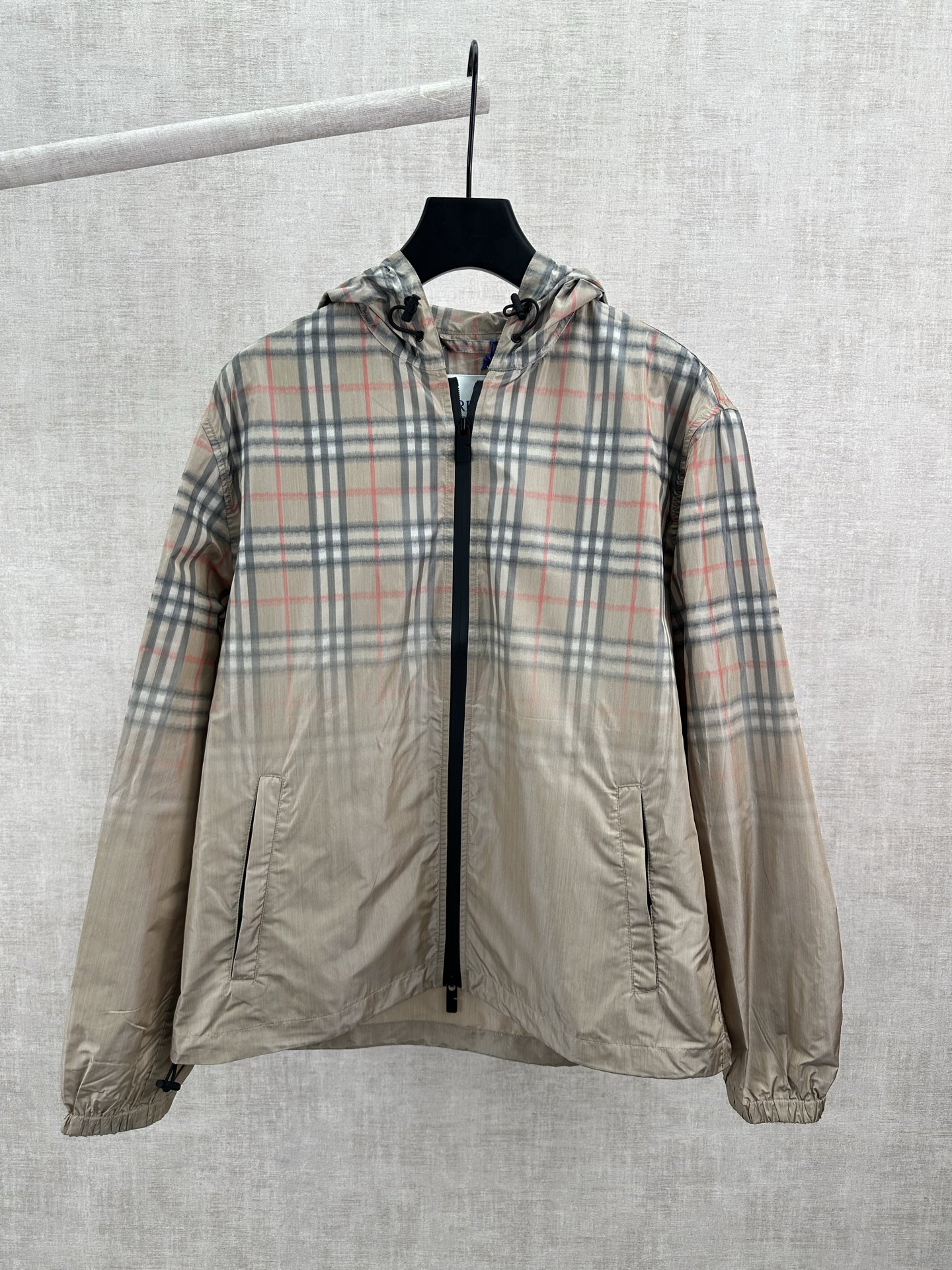 Burberry 巴宝莉 26ss 新款轻盈外套