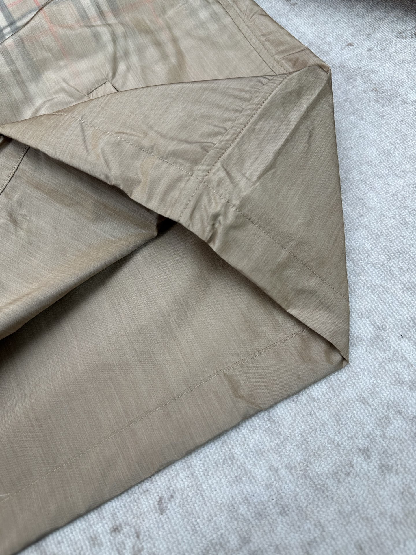 Burberry 巴宝莉 26ss 新款轻盈外套