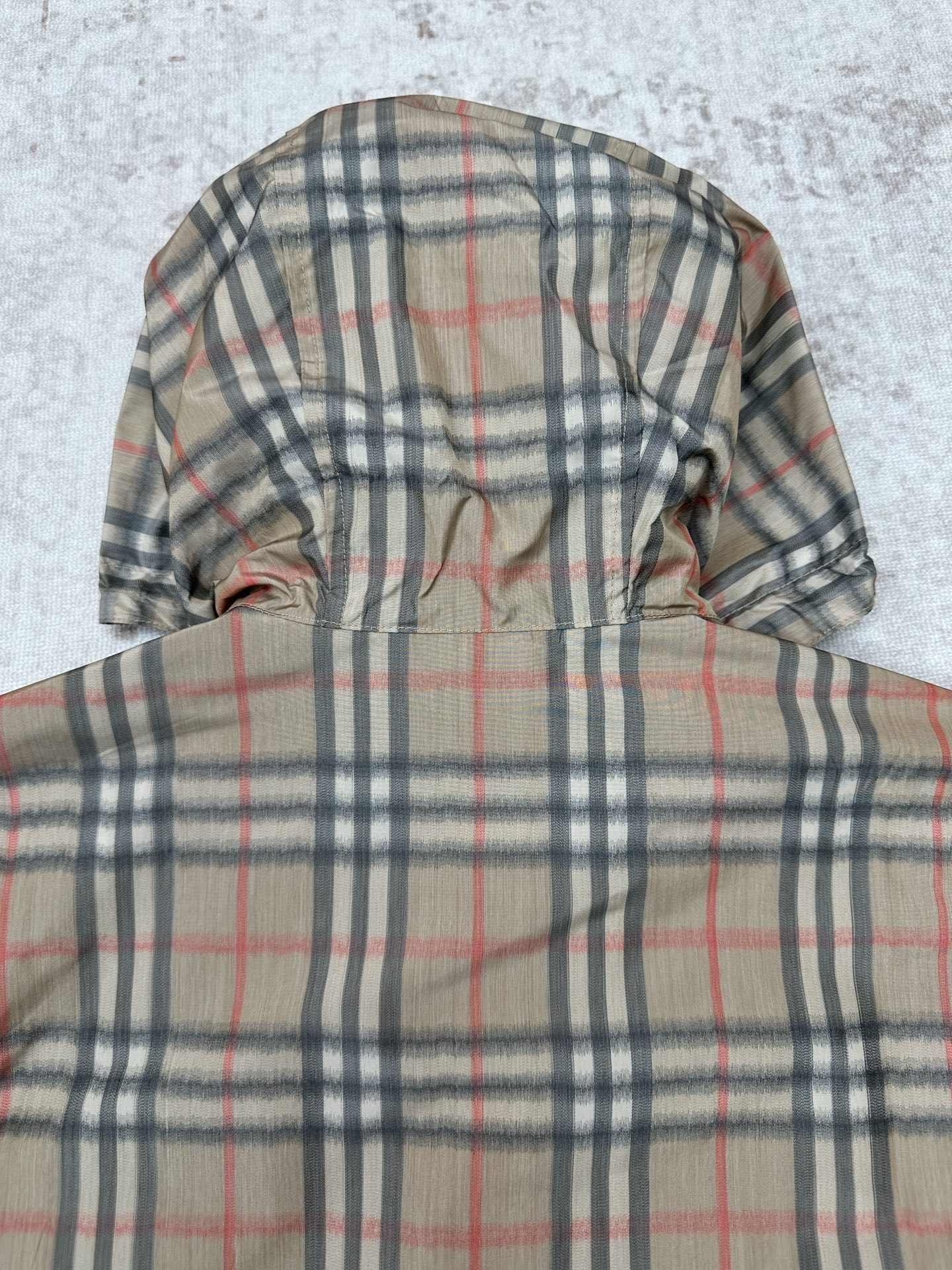 Burberry 巴宝莉 26ss 新款轻盈外套