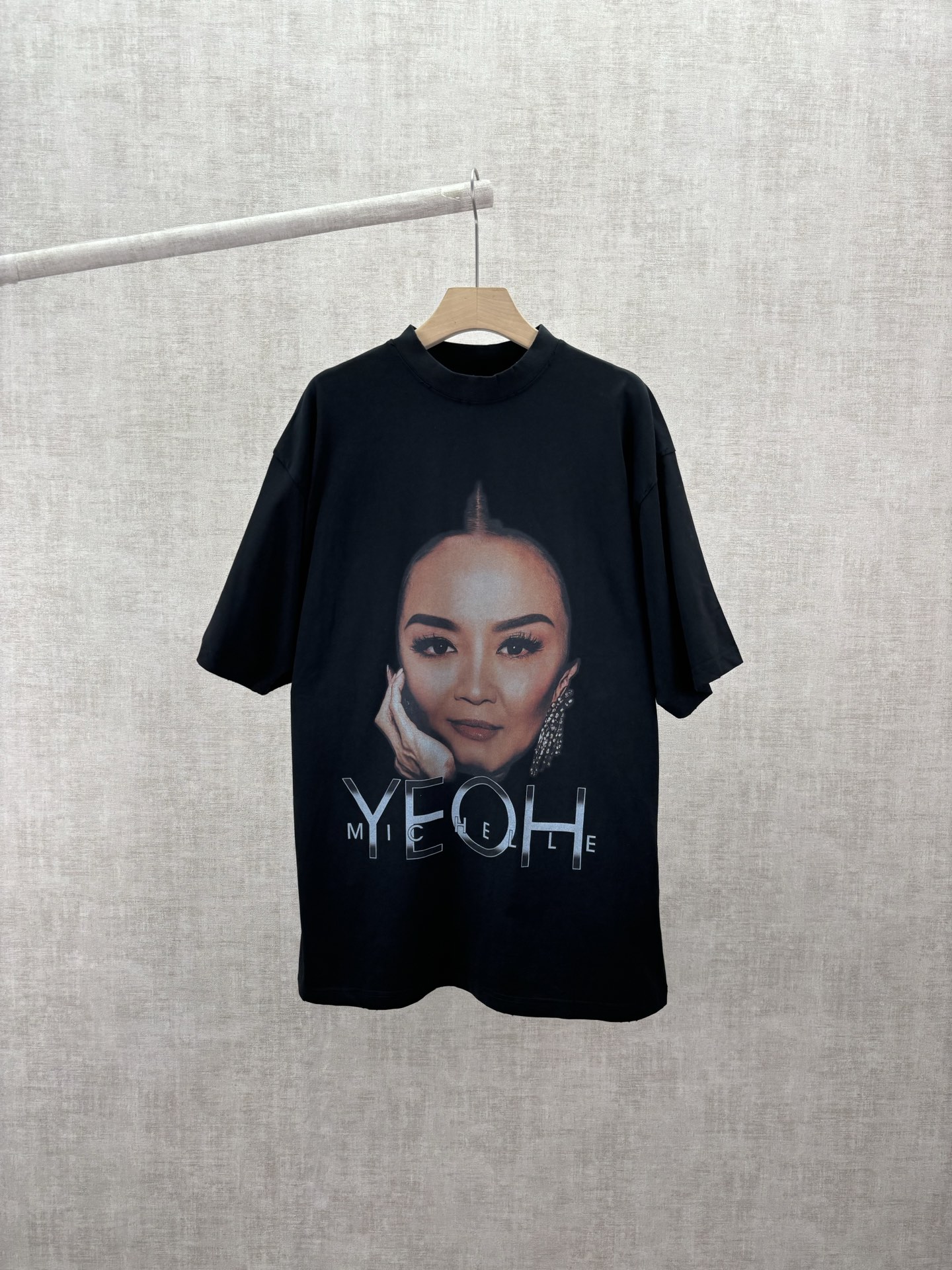 P90 París 26ss nueva camiseta de manga corta con cuello redondo, estampado directo de la imagen del portavoz del desfil…