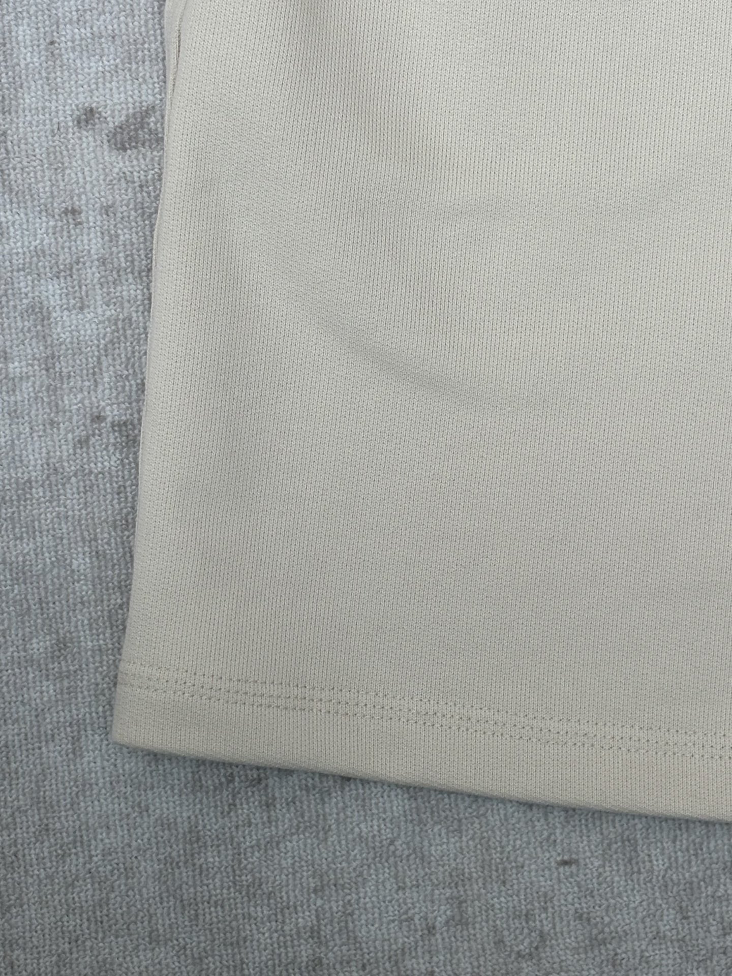 Burberry 巴宝莉 26ss 新款短裤 选用轻盈翻面绒棉质面料打造