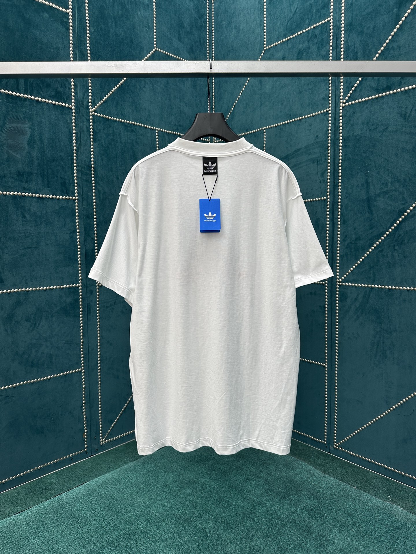 Balenciaga 巴黎世家 x阿迪联名系列 Inside Out 双面穿短T深蓝白色配色 正面下摆拼嵌AD 运动表现表和 BLCG品牌标识