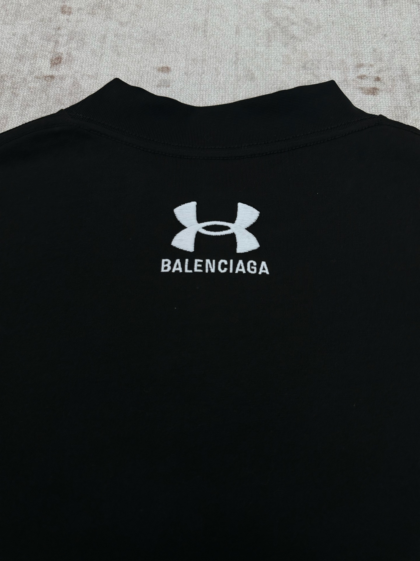 Balenciaga 巴黎世家 26ss新款 字母Logo印花圆领套头短袖 T恤 宽松版型 黑色