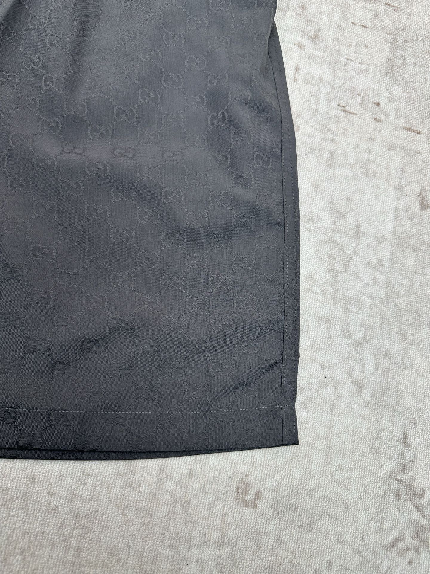Gucci G家 26SS GG图案通过不同的纺织工艺呈现