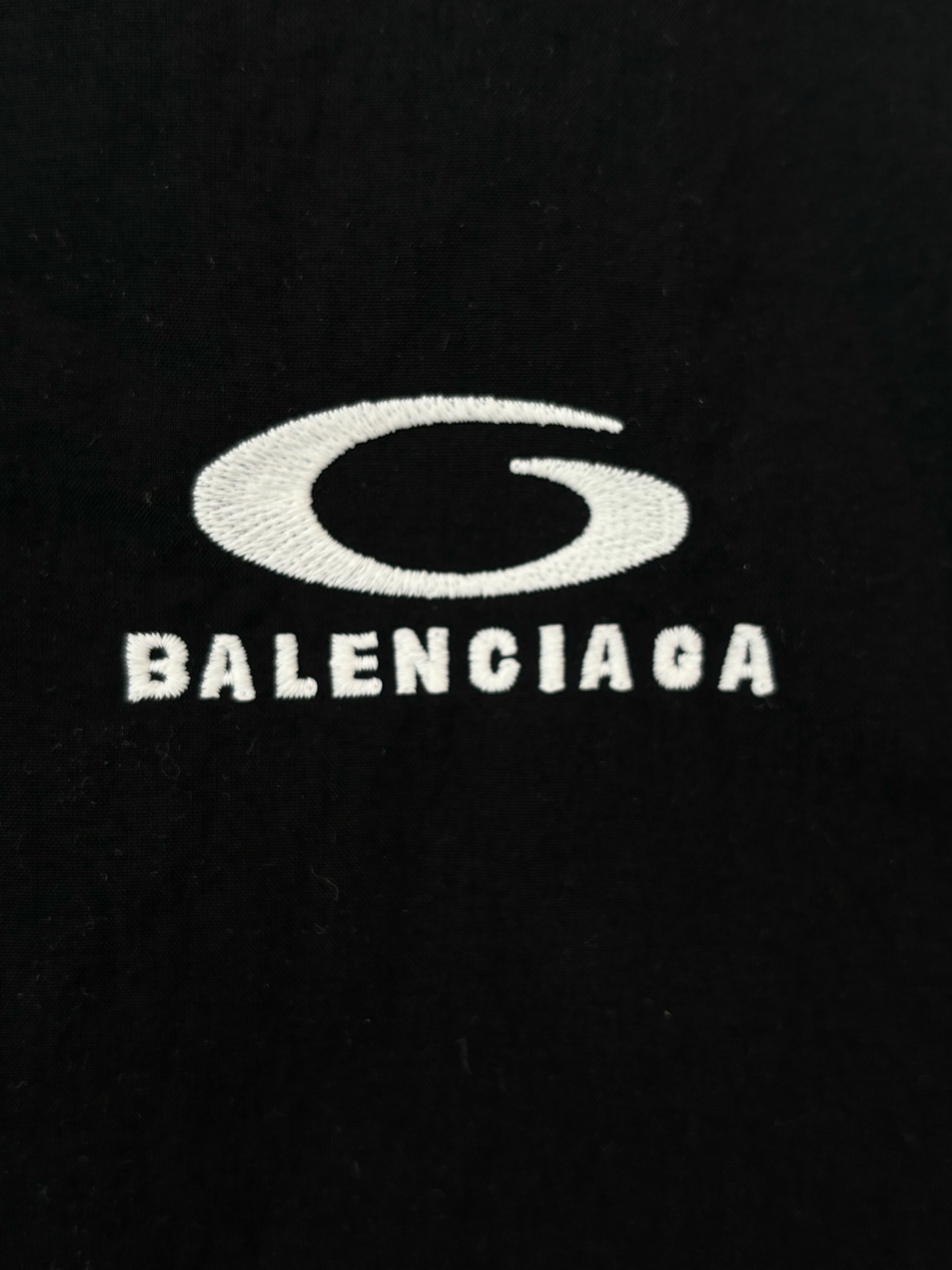 Balenciaga 巴黎世家 SS26 松紧腰带撞色滚边直筒 休闲短裤 宽松版型 男款