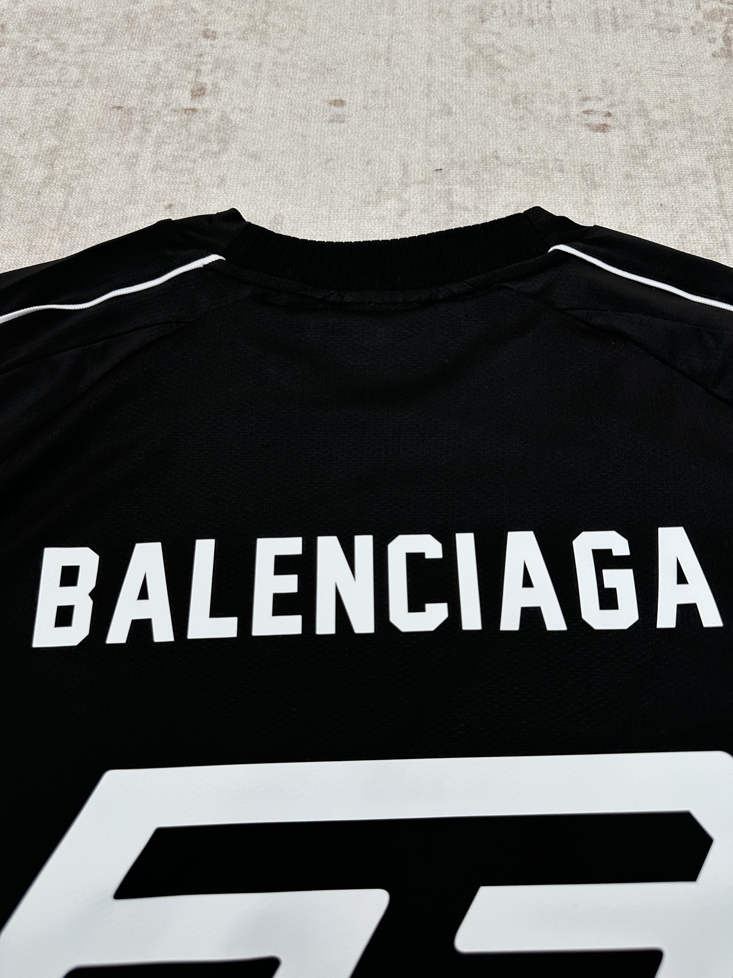 Balenciaga 巴黎世家 26ss新款 联名款 网眼平纹针织廓形 T恤 常规版型 男款 黑色
