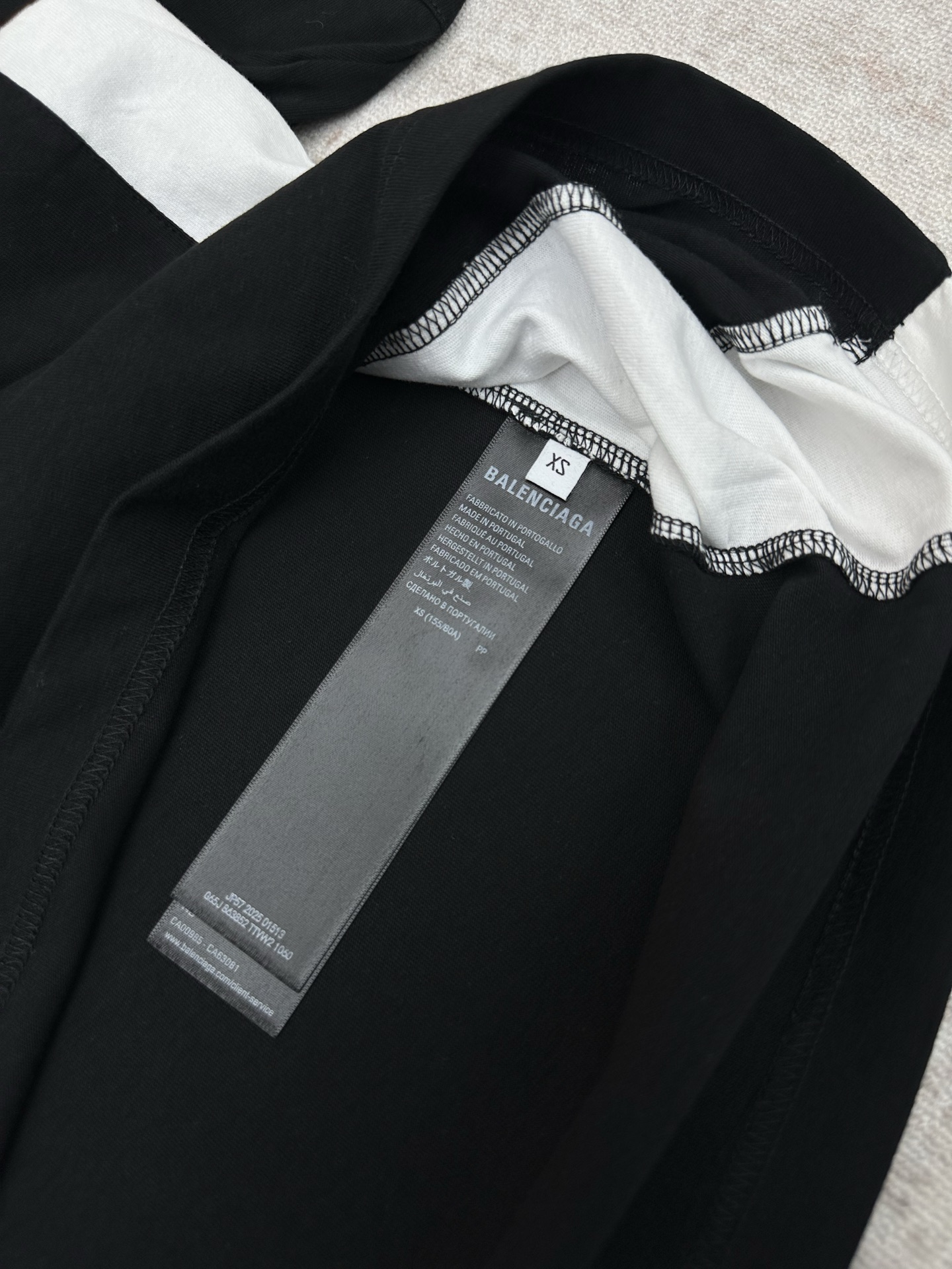 Balenciaga 巴黎世家 26ss新款 联名系列 圆领撞色短袖平纹针织廓形 T恤 宽松版型 男款