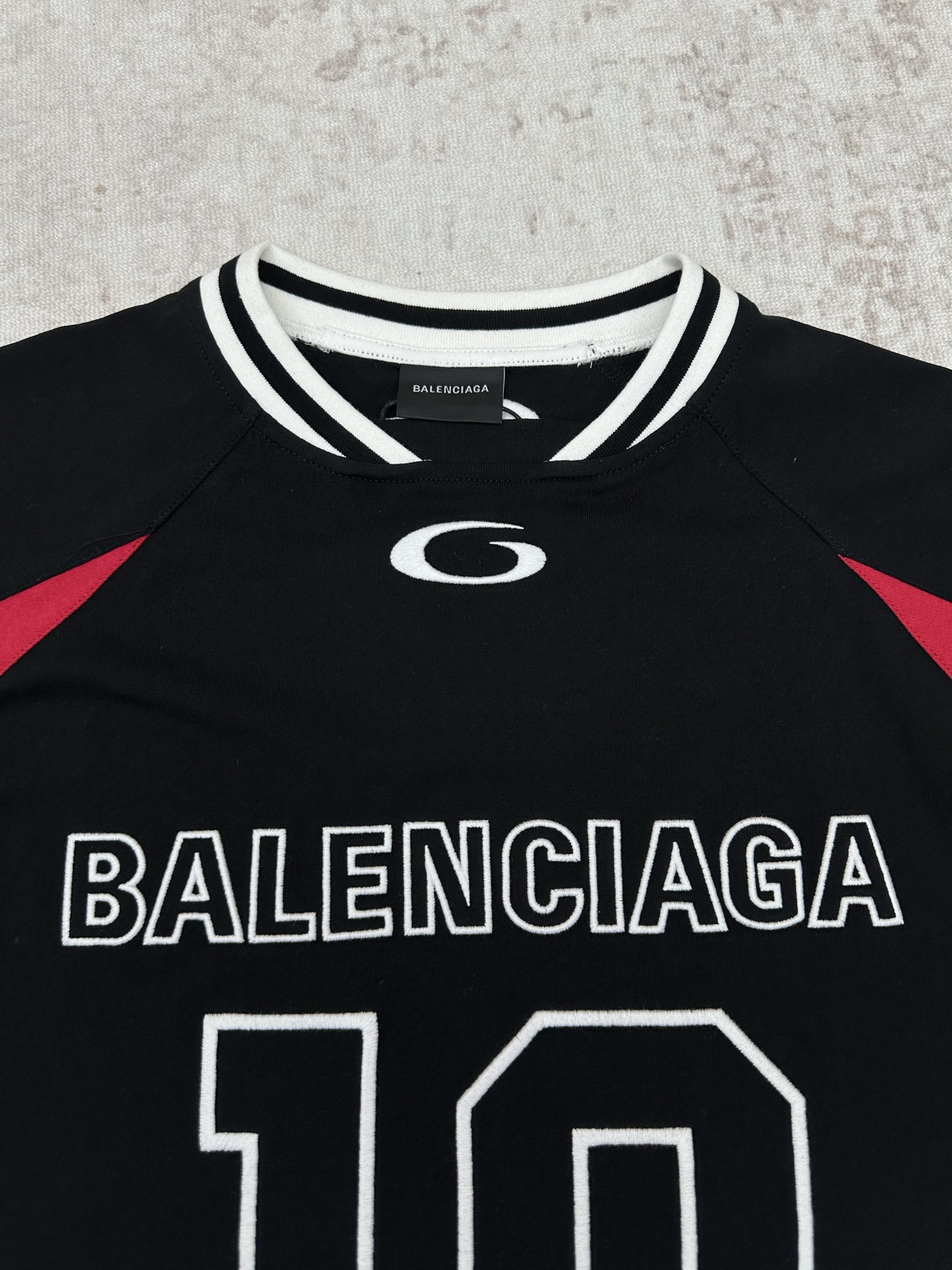 Balenciaga 巴黎世家 26ss新款 联名系列 圆领撞色短袖平纹针织廓形 T恤 宽松版型 男款
