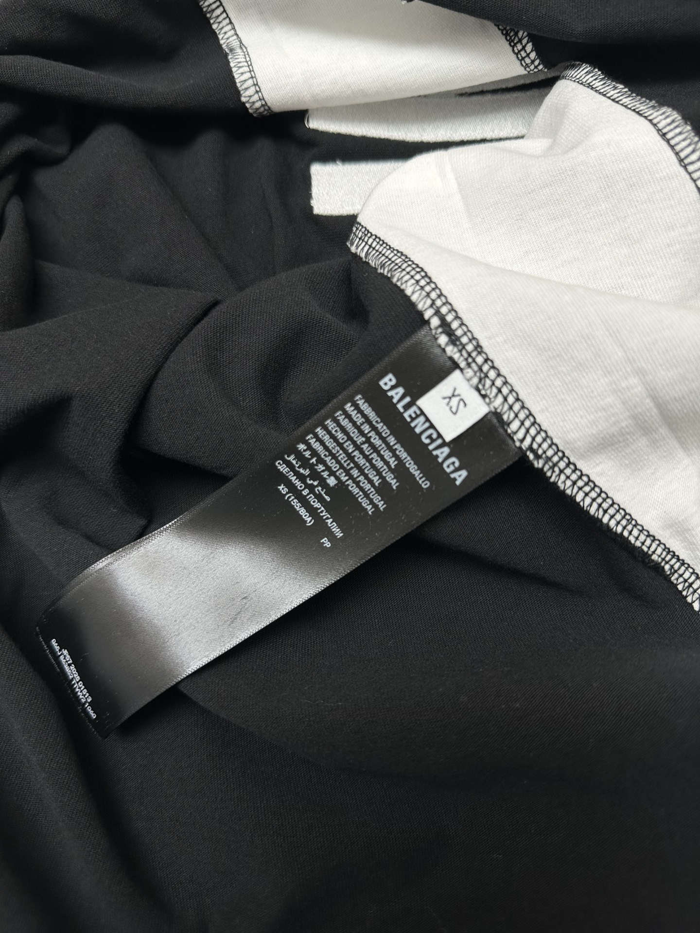Balenciaga 巴黎世家 26ss新款 联名系列 圆领撞色短袖平纹针织廓形 T恤 宽松版型 男款