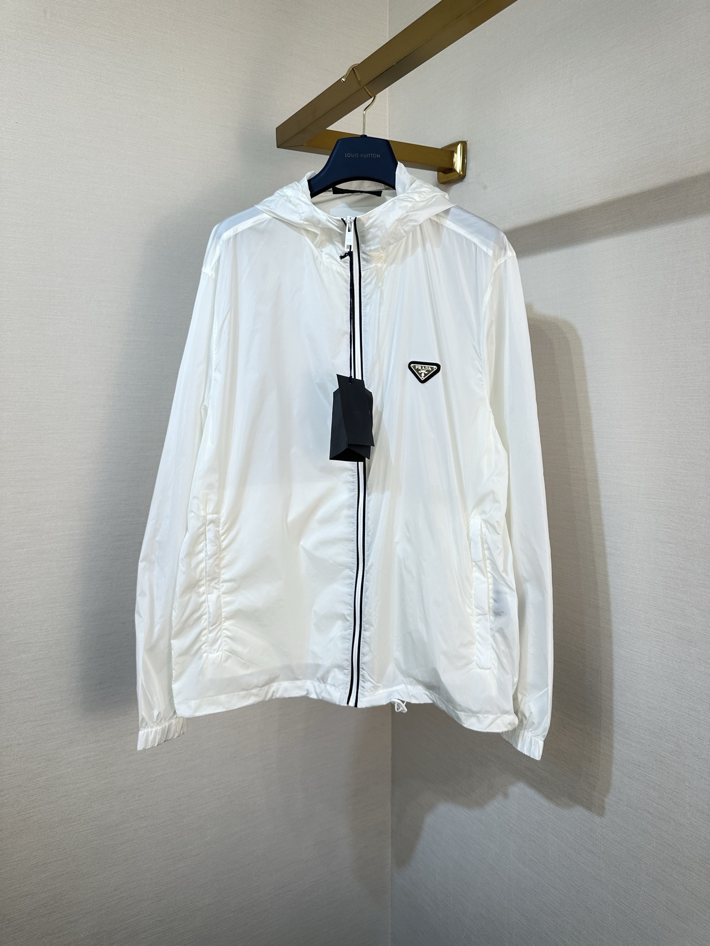 P290 Prada SS26 chaqueta casual con capucha y parche de color sólido para hombre, tallas: 46.48.50.52.54.56