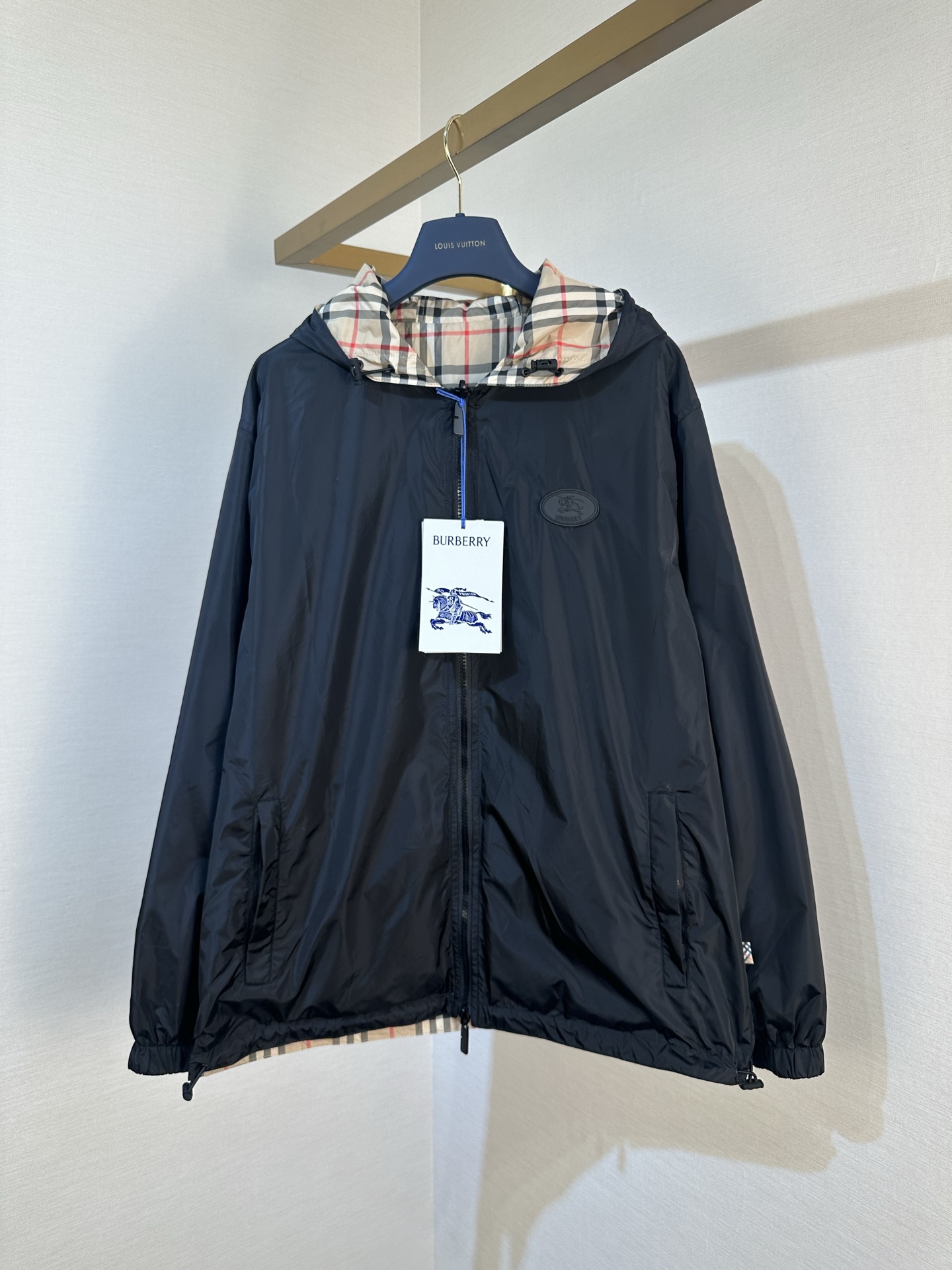 P420 Burberry SS25 chaqueta de manga larga con cremallera a cuadros de doble cara para hombre caqui Número de código: 4…