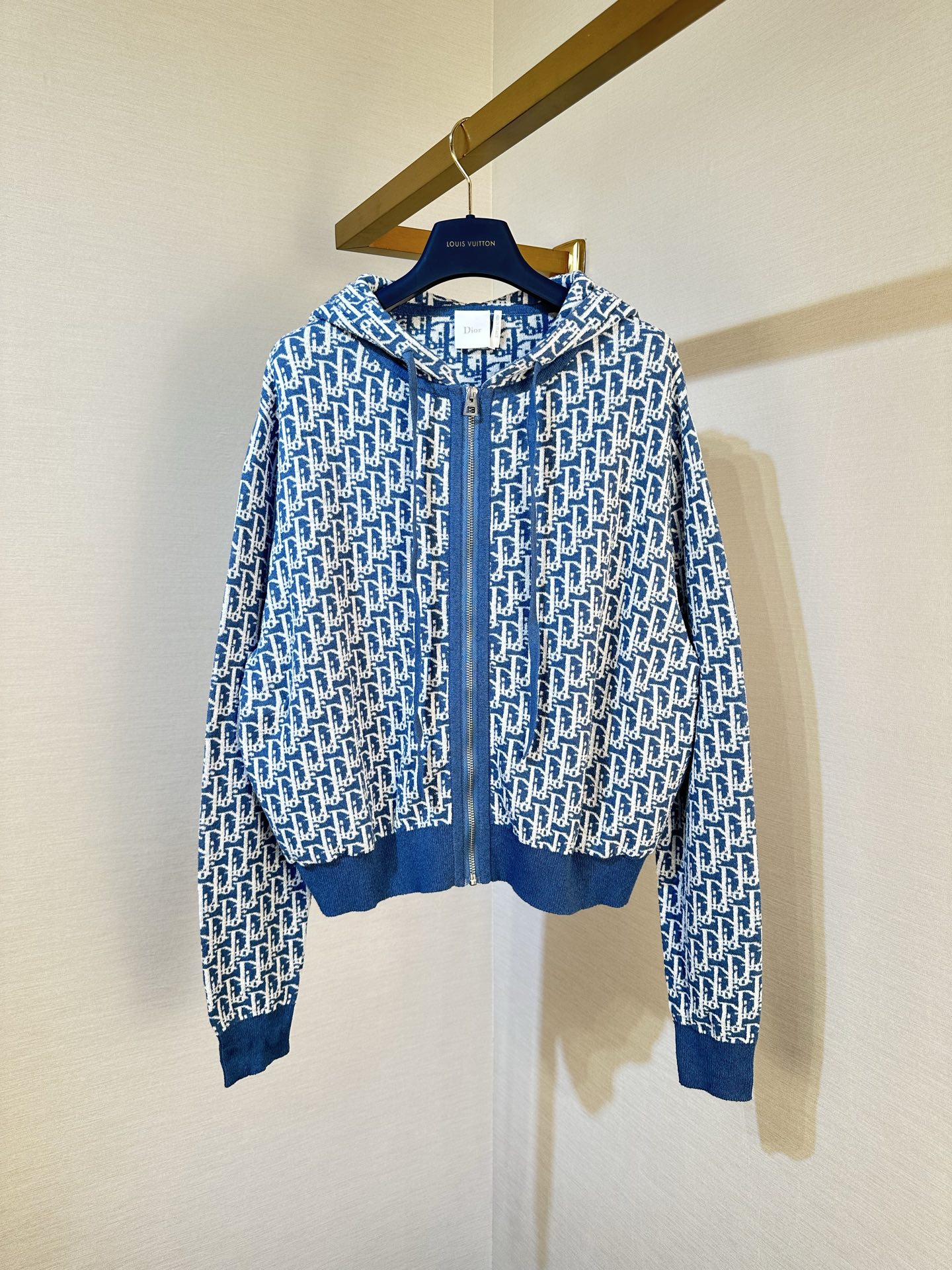 P330 Dior Dioriviera SS26 Dioriviera serie limitada chaqueta tipo cárdigan con capucha y cremallera completa con estamp…