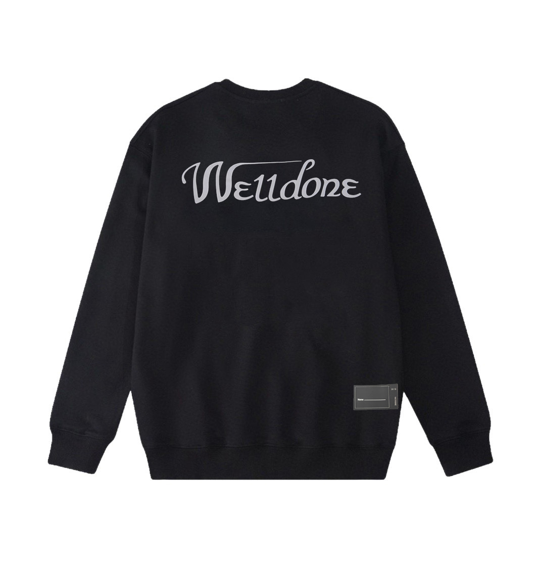 W886#P90💰
▪️WE11DONE  -新款 反光字体 印花高街潮牌美式宽松圆领卫衣男女情侣款

▪️Size：XS、S、M、L

▪️Color：黑色、白色

高版本重磅420g纯棉毛圈面料，配置齐全，全套定制的YUAN版辅料，包装袋原版标签，每个款的编码颜色都和实物对应，原版主唛➕We11吊牌➕防伪洗水唛➕防盗扣➕新款We11包装袋。 妥妥的高版本长袖卫衣。纹理清晰，质感满满，同缸定染1&times;1无色差精密纯棉螺纹，层搭叠穿，自留好货，强烈推荐~所有的辅料全部原版定制，百分百重工好货，精工立体裁剪，宽松的版型，强烈推荐~