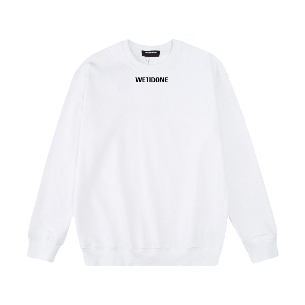 W890#P90💰
▪️WE11DONE  -新款领口小LOGO字母印花高街潮牌美式宽松圆领卫衣男女情侣款

▪️Size：XS、S、M、L

▪️Color：黑色、白色

高版本重磅420g纯棉毛圈面料，配置齐全，全套定制的YUAN版辅料，包装袋原版标签，每个款的编码颜色都和实物对应，原版主唛➕We11吊牌➕防伪洗水唛➕防盗扣➕新款We11包装袋。 妥妥的高版本长袖卫衣。纹理清晰，质感满满，同缸定染1&times;1无色差精密纯棉螺纹，层搭叠穿，自留好货，强烈推荐~所有的辅料全部原版定制，百分百重工好货，精工立体裁剪，宽松的版型，强烈推荐~