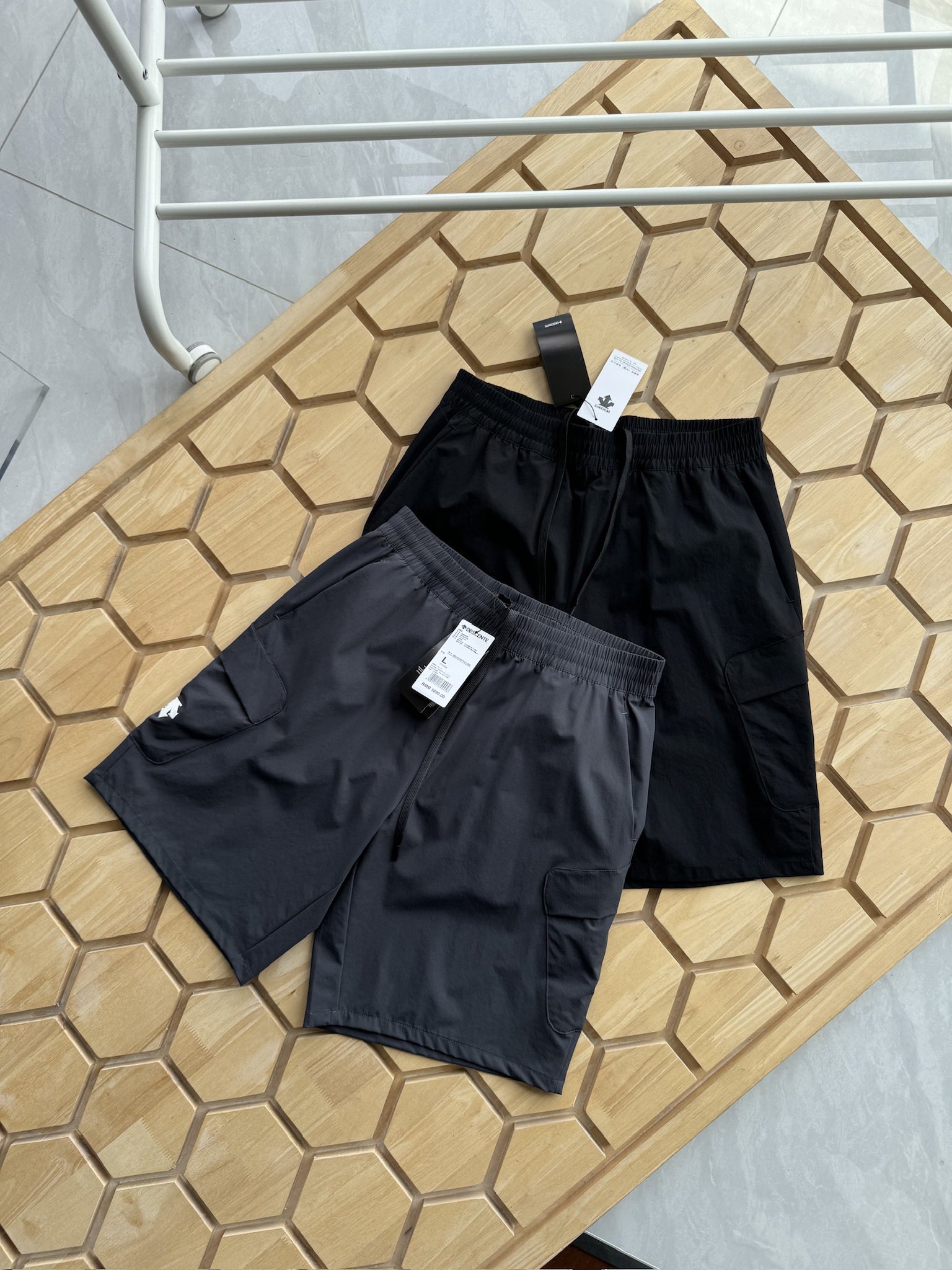 Descente Kleding Korte Broek Zwart Grijs Mannen Zomercollectie Joggingbroek