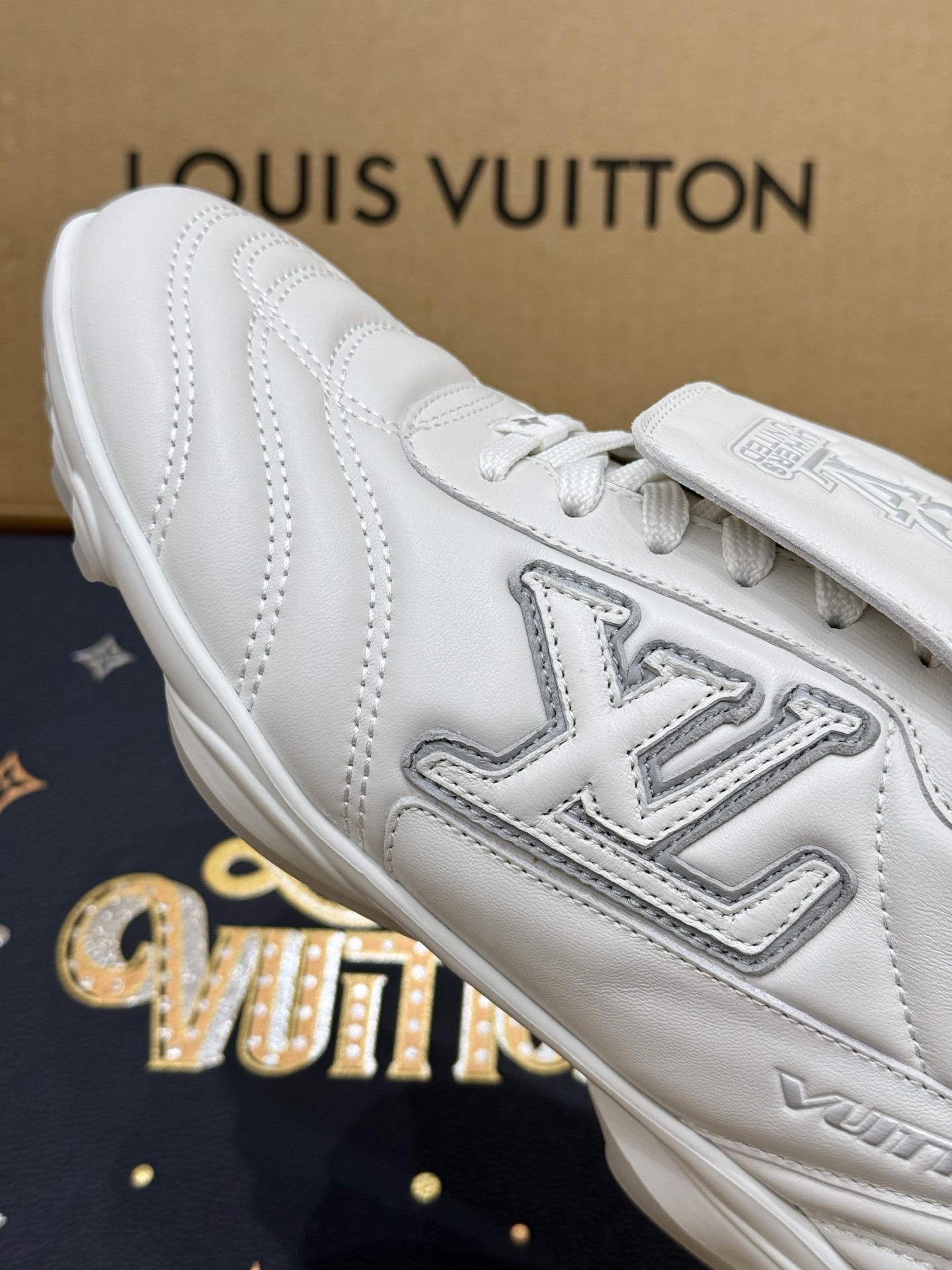 Кроссовки Louis Vuitton Footprint белые