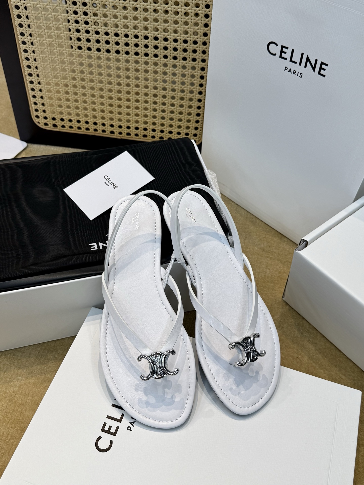 Женские сандалии Celine с металлической фурнитурой