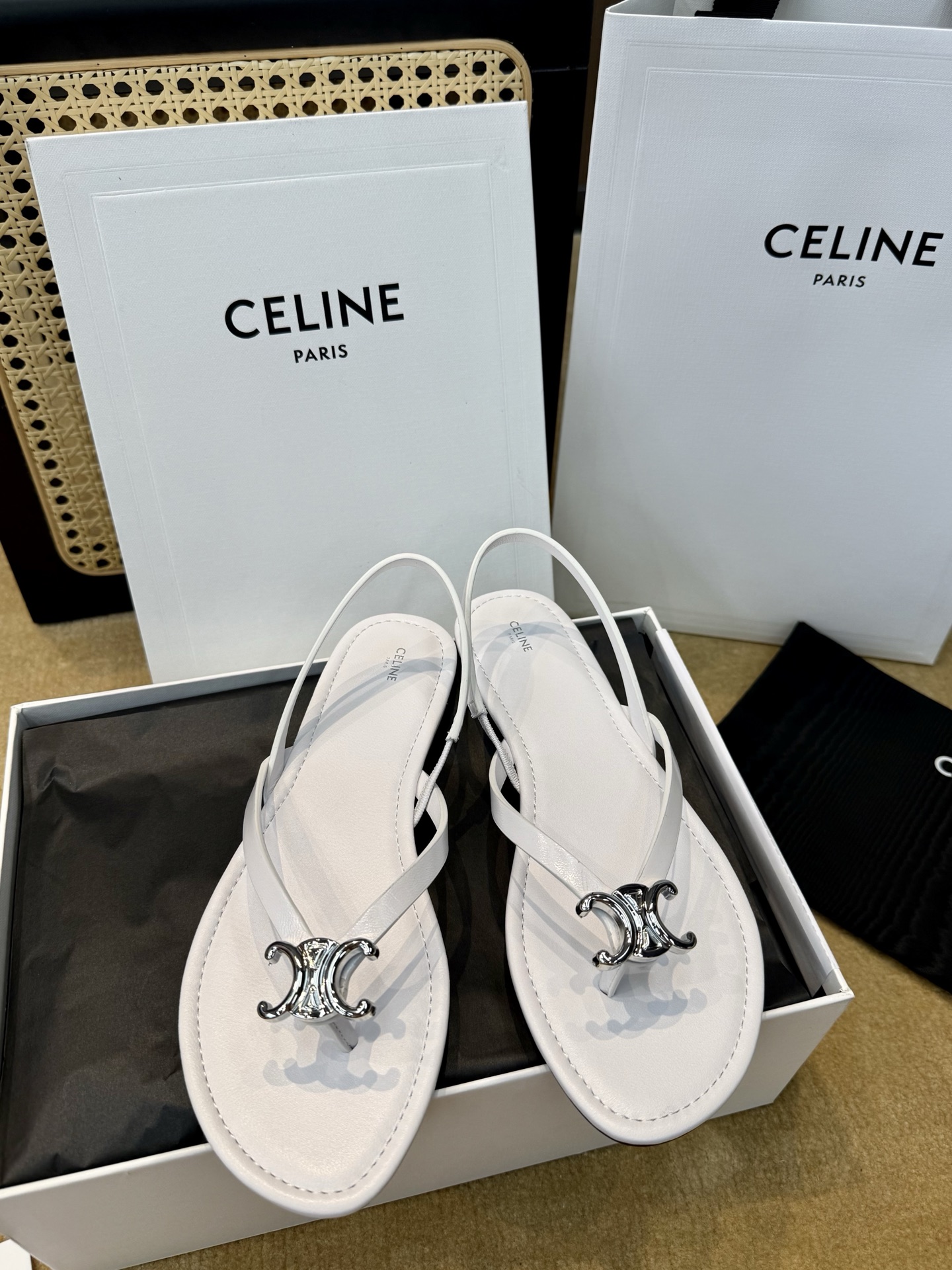 Шлёпанцы женские белые Celine