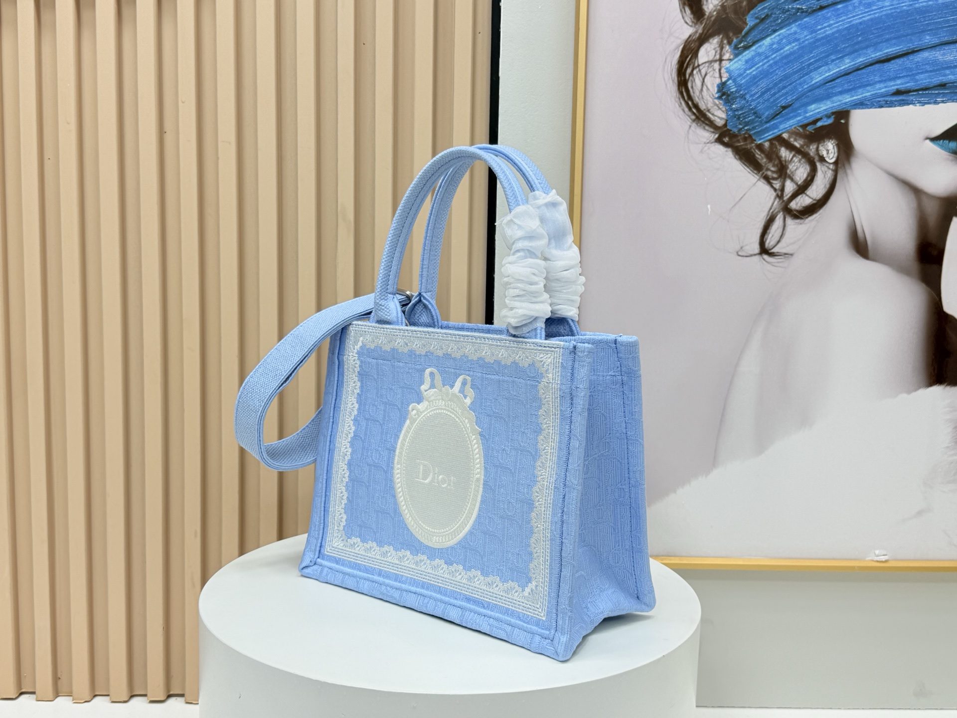 迪奥JWA首季新包细节！经典包款的现代气息在Jonathan Anderson上任后的首场迪奥Dior男