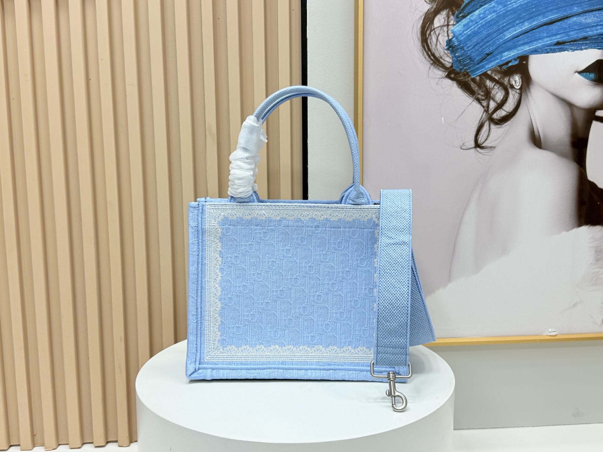 迪奥JWA首季新包细节！经典包款的现代气息在Jonathan Anderson上任后的首场迪奥Dior男