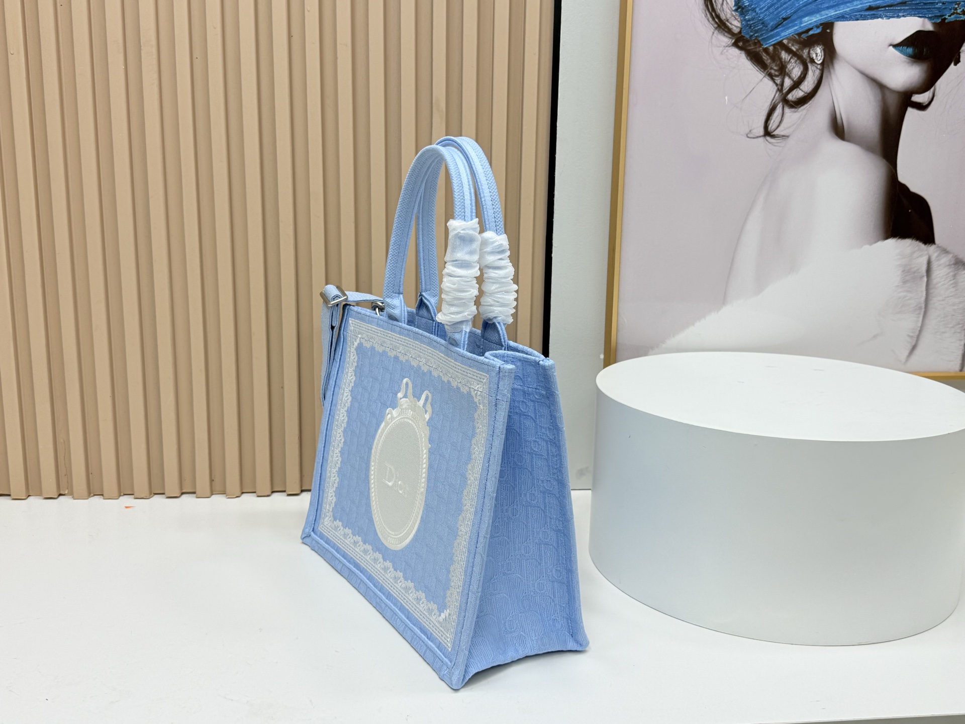 迪奥JWA首季新包细节！经典包款的现代气息在Jonathan Anderson上任后的首场迪奥Dior男