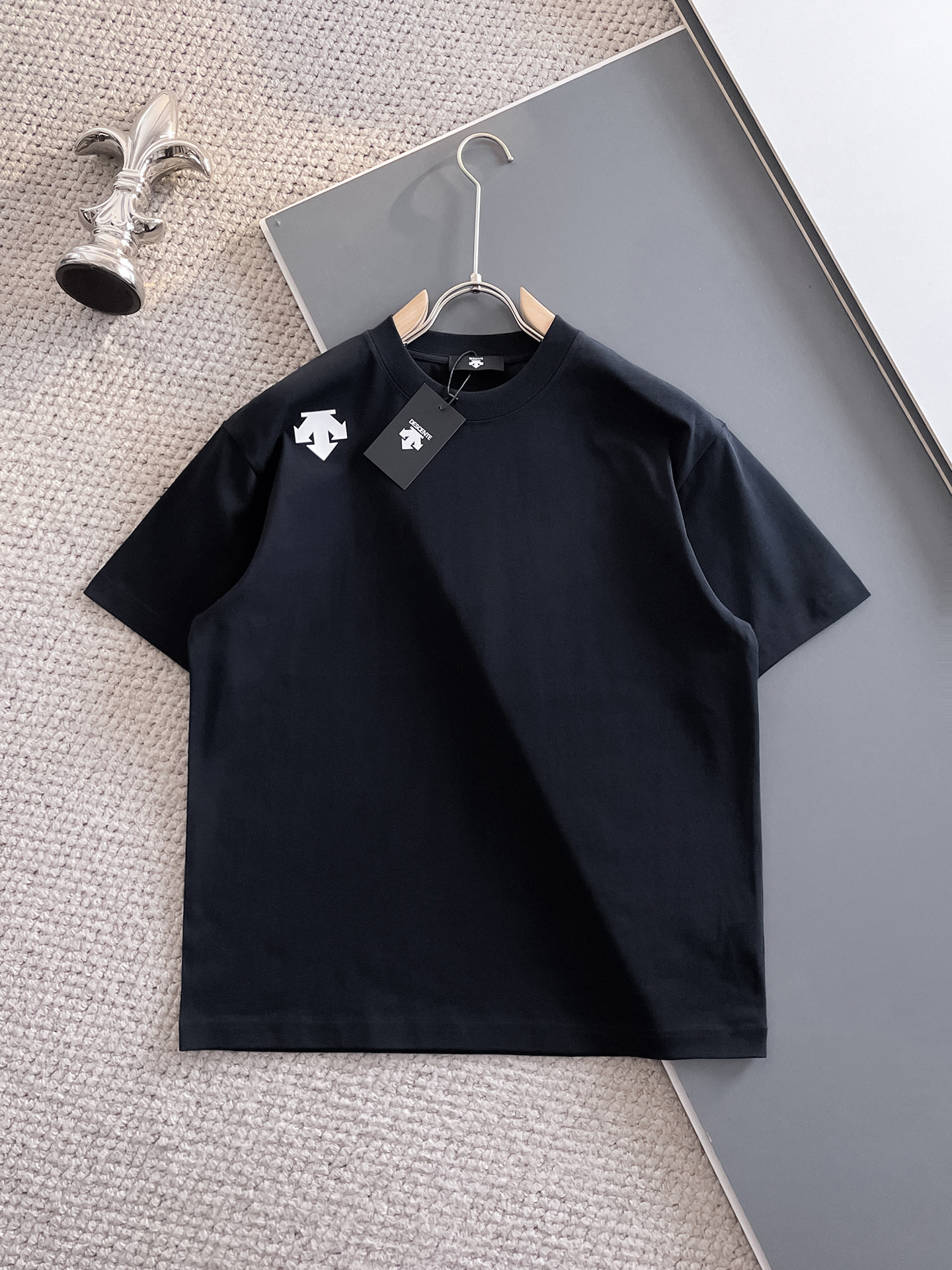 NO:117298,New spring and summer trendy brand short-sleeved model number 9805 S-2XL color black, white, T-shirt, alexander wang19860909春夏新款潮牌短袖 款号9805 码数S-2XL 颜色黑色,白色,,T-shirt,alexander wang,Men's clothing