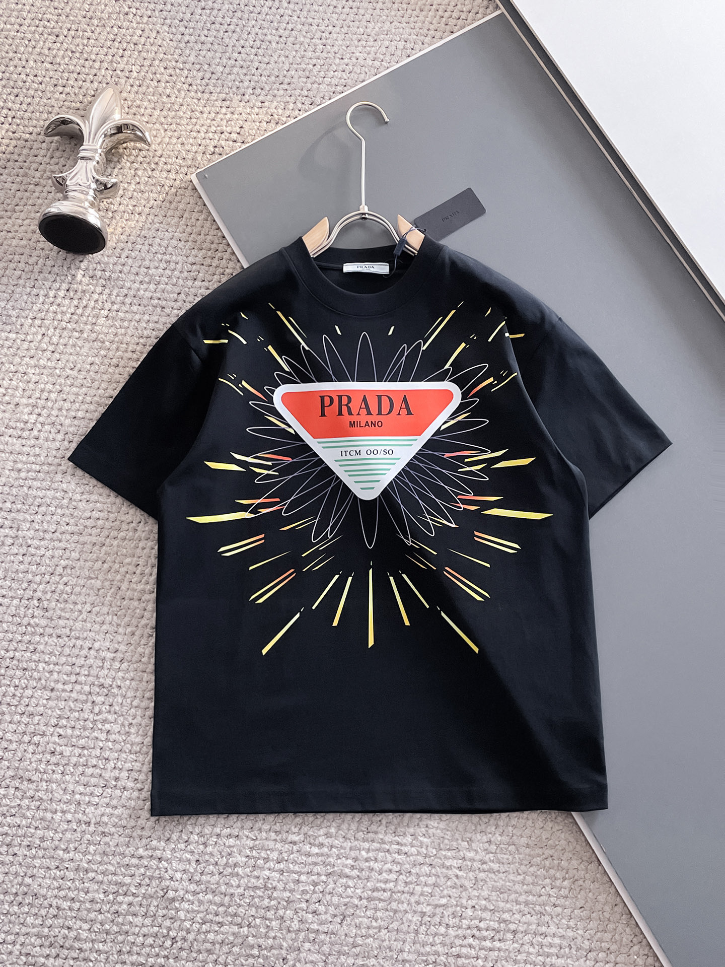 NO:117284,New spring and summer trendy brand short-sleeved model number 9811 S-2XL color black, white, T-shirt, alexander wang19860909春夏新款潮牌短袖 款号9811 码数S-2XL 颜色黑色,白色,,T-shirt,alexander wang,Men's clothing