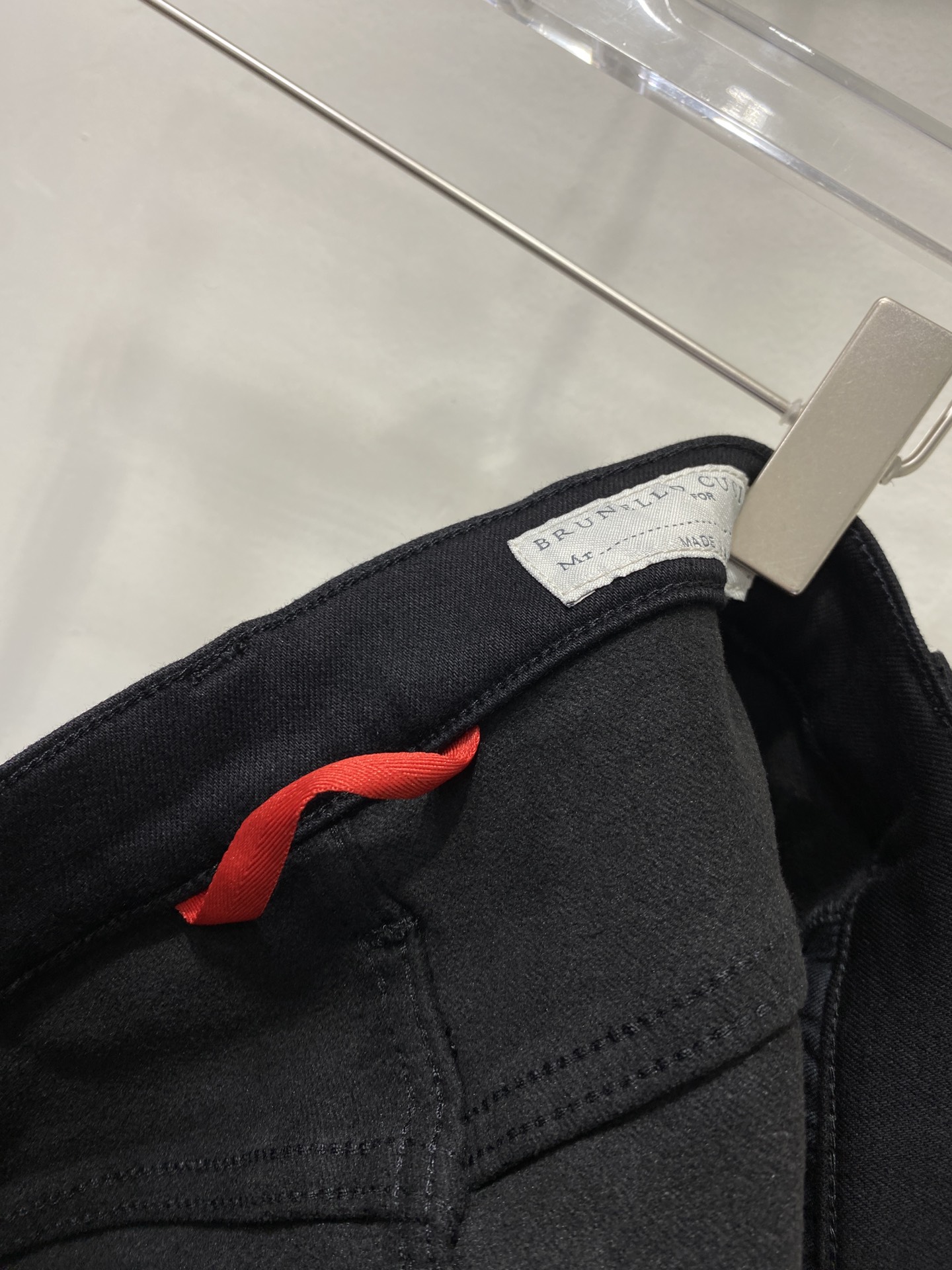 Brunello*C 全棉黑牛➕绒 精品前幅小袋品牌字母刺绣点缀 刻字logo纽扣拉链式五金 复古重洗水