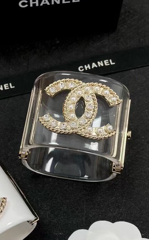 Chanel Chanel 欧美风 夸张 洋气亚克力宽手镯