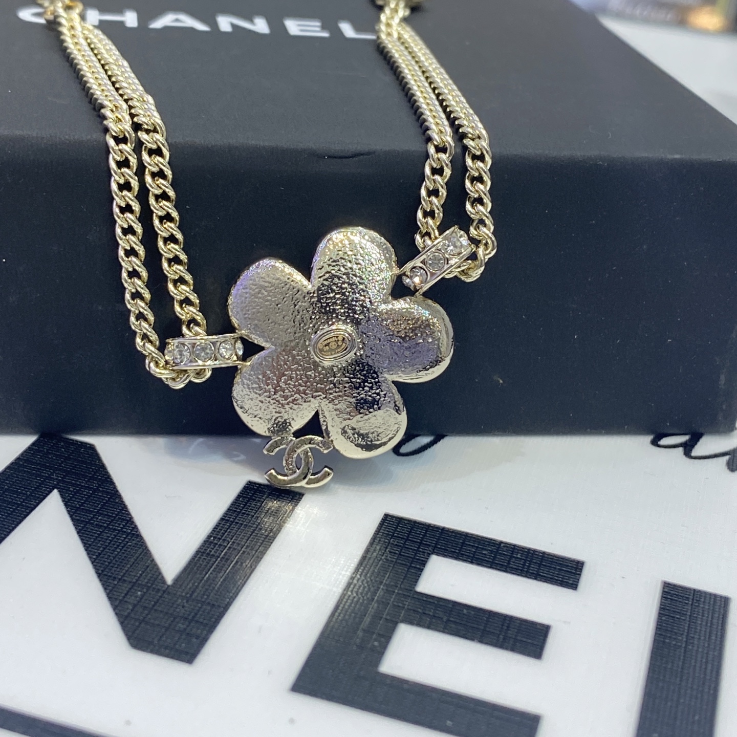 Chanel Chanel 蓝色牛仔 珐琅山茶花 镶钻手链