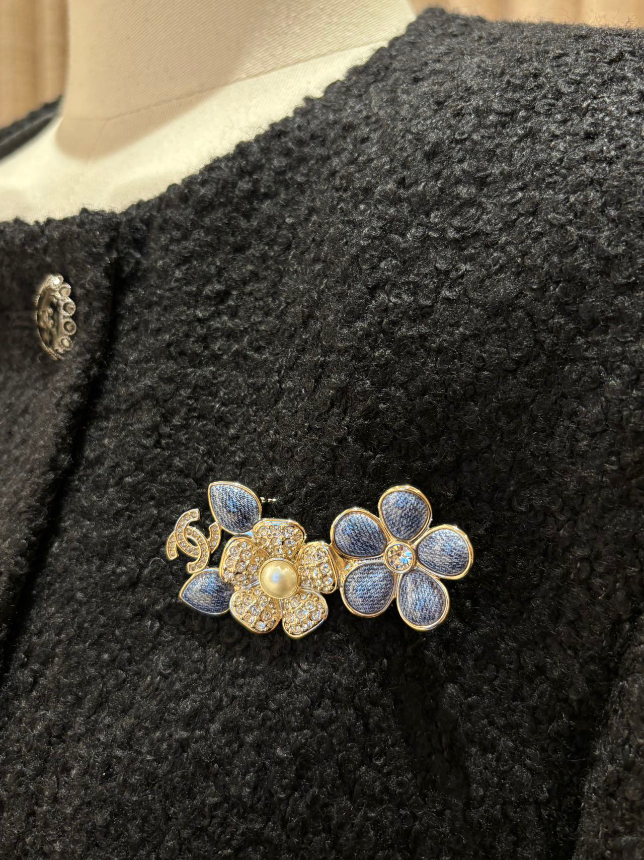 Chanel Chanel 仿牛仔蓝花朵胸针