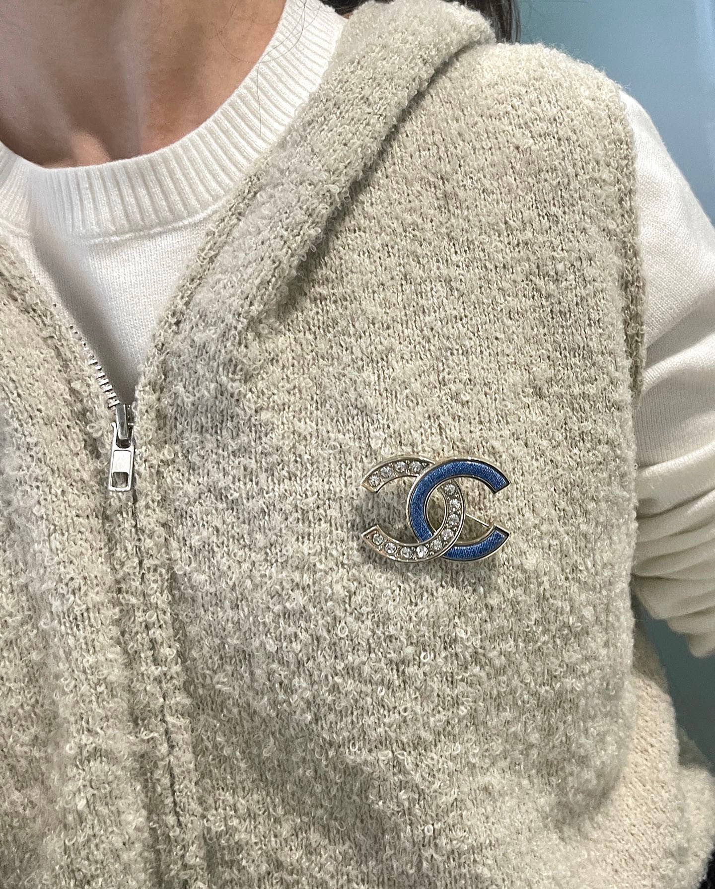 Chanel Chanel 仿牛仔纹半钻 牛仔蓝胸针