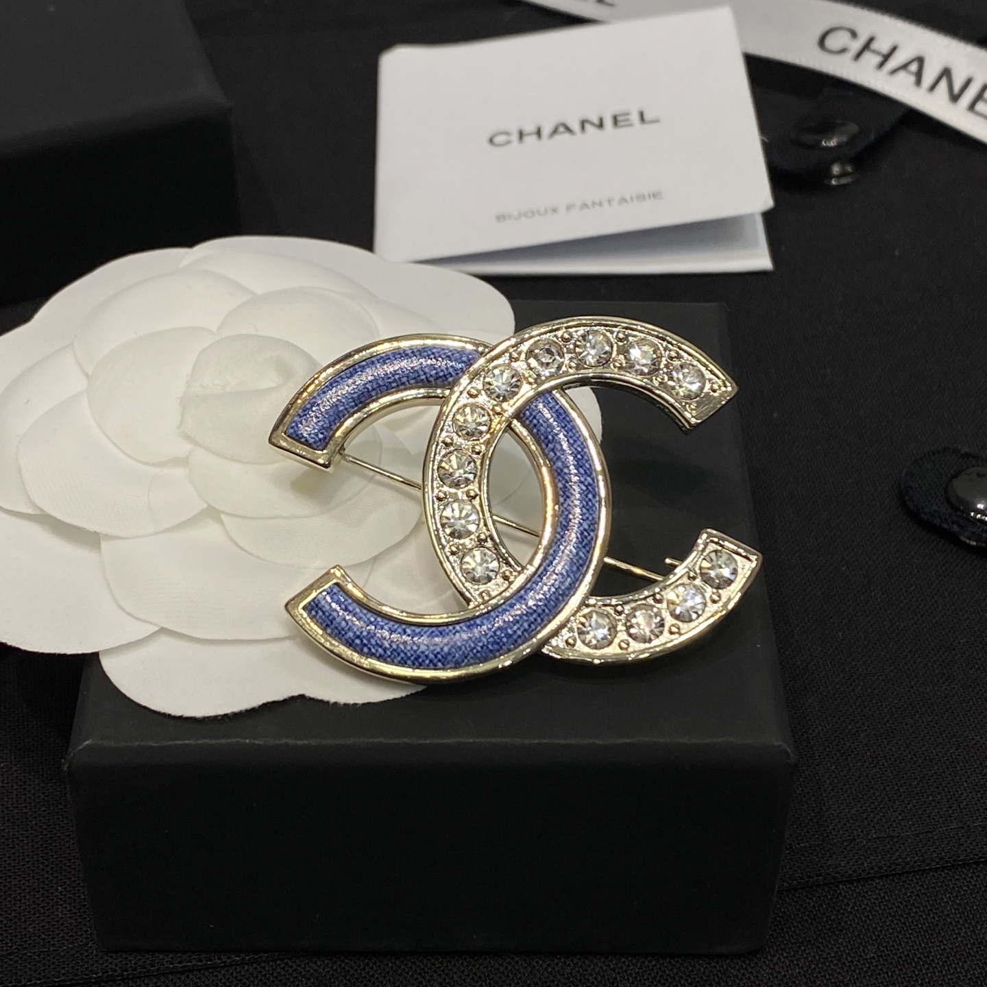 Chanel Chanel 仿牛仔纹半钻 牛仔蓝胸针
